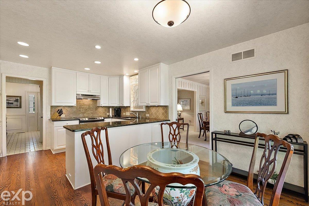 28040 Forestbrook Drive, Farmington Hills, MI, 48334