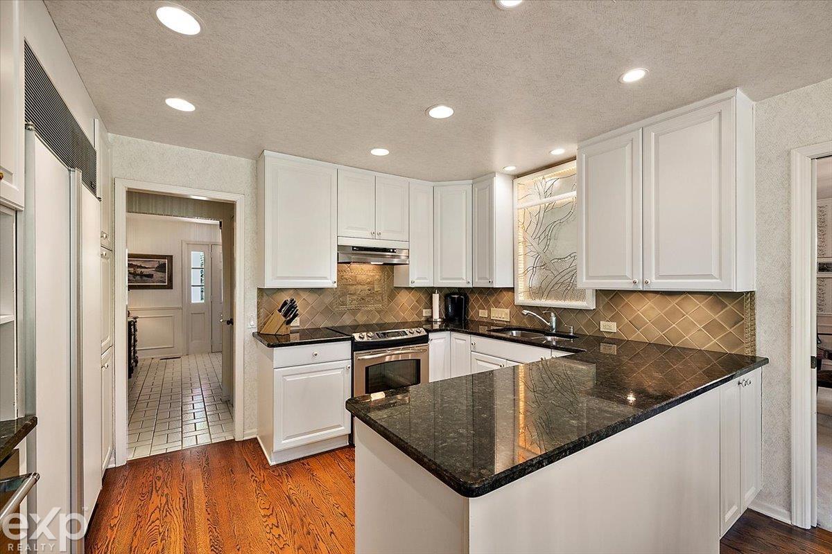 28040 Forestbrook Drive, Farmington Hills, MI, 48334