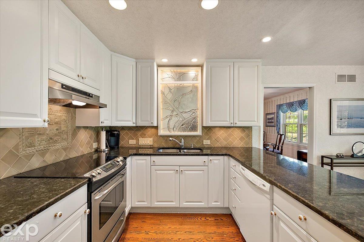 28040 Forestbrook Drive, Farmington Hills, MI, 48334