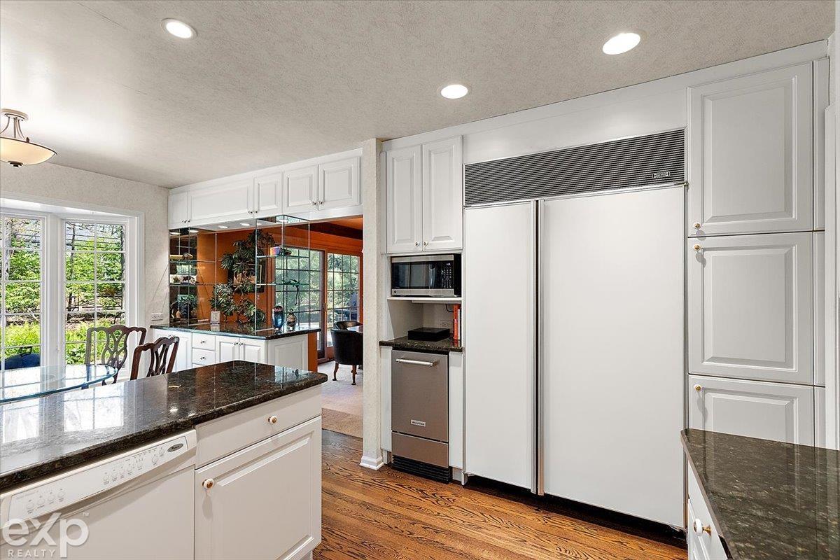 28040 Forestbrook Drive, Farmington Hills, MI, 48334
