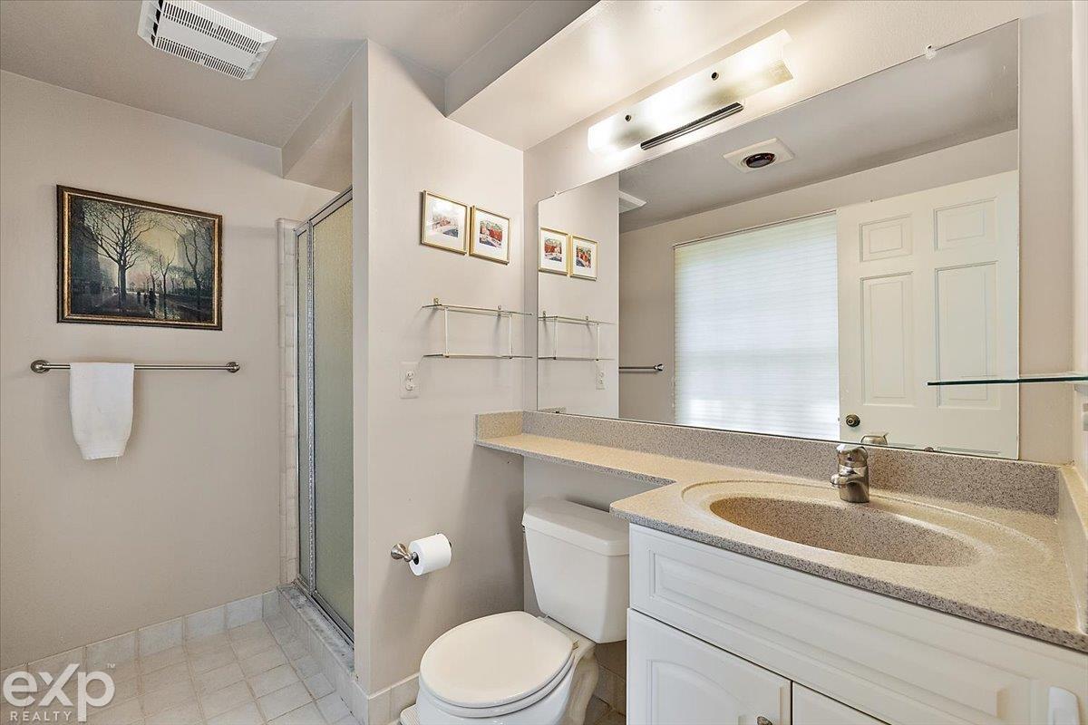 28040 Forestbrook Drive, Farmington Hills, MI, 48334