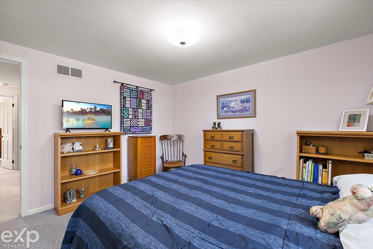 28040 Forestbrook Drive, Farmington Hills, MI, 48334