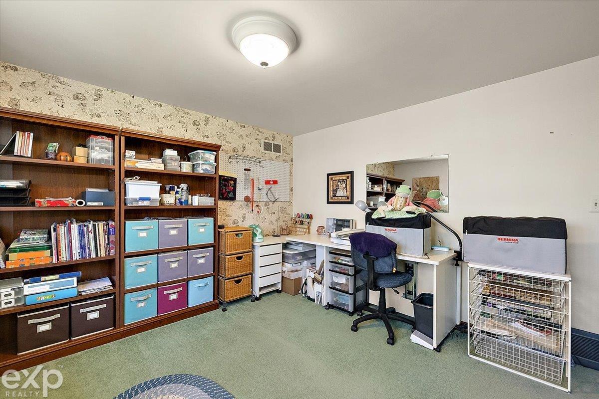 28040 Forestbrook Drive, Farmington Hills, MI, 48334
