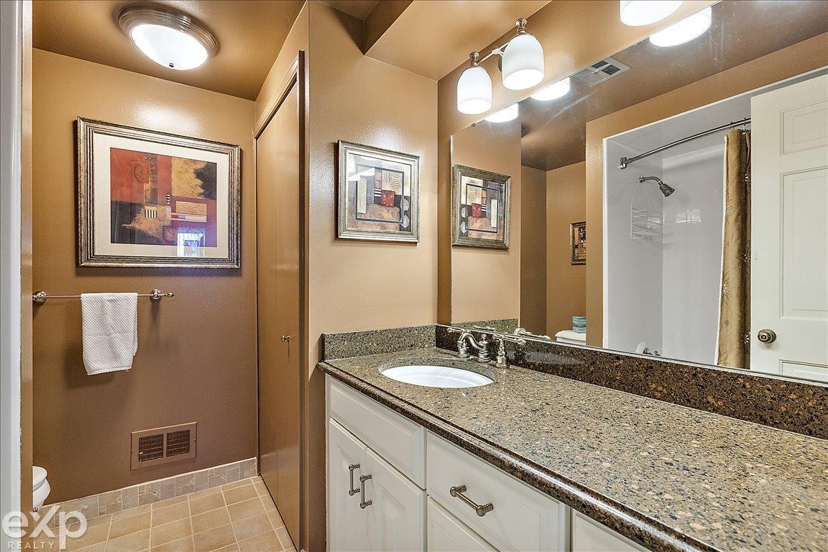 28040 Forestbrook Drive, Farmington Hills, MI, 48334