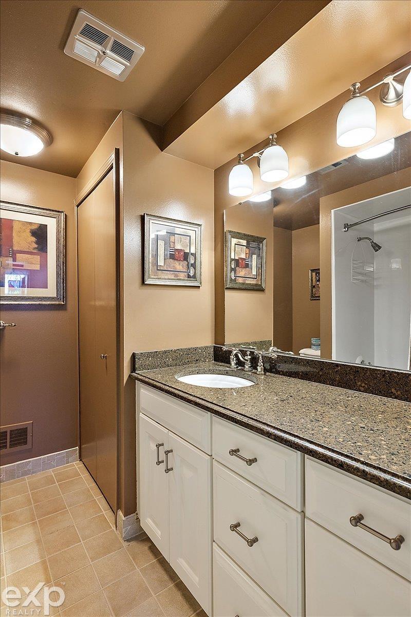 28040 Forestbrook Drive, Farmington Hills, MI, 48334