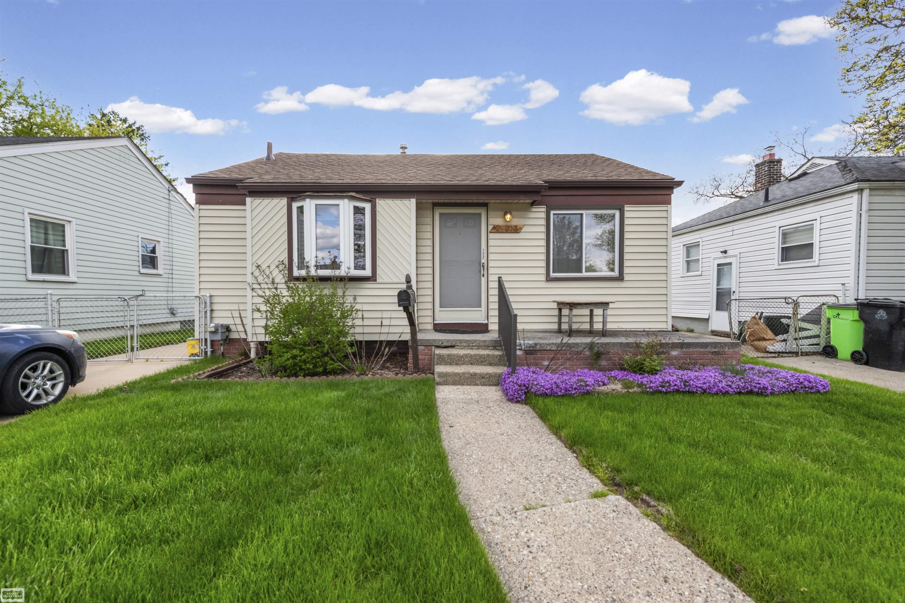 25263 Leach Streets, Roseville, MI, 48066