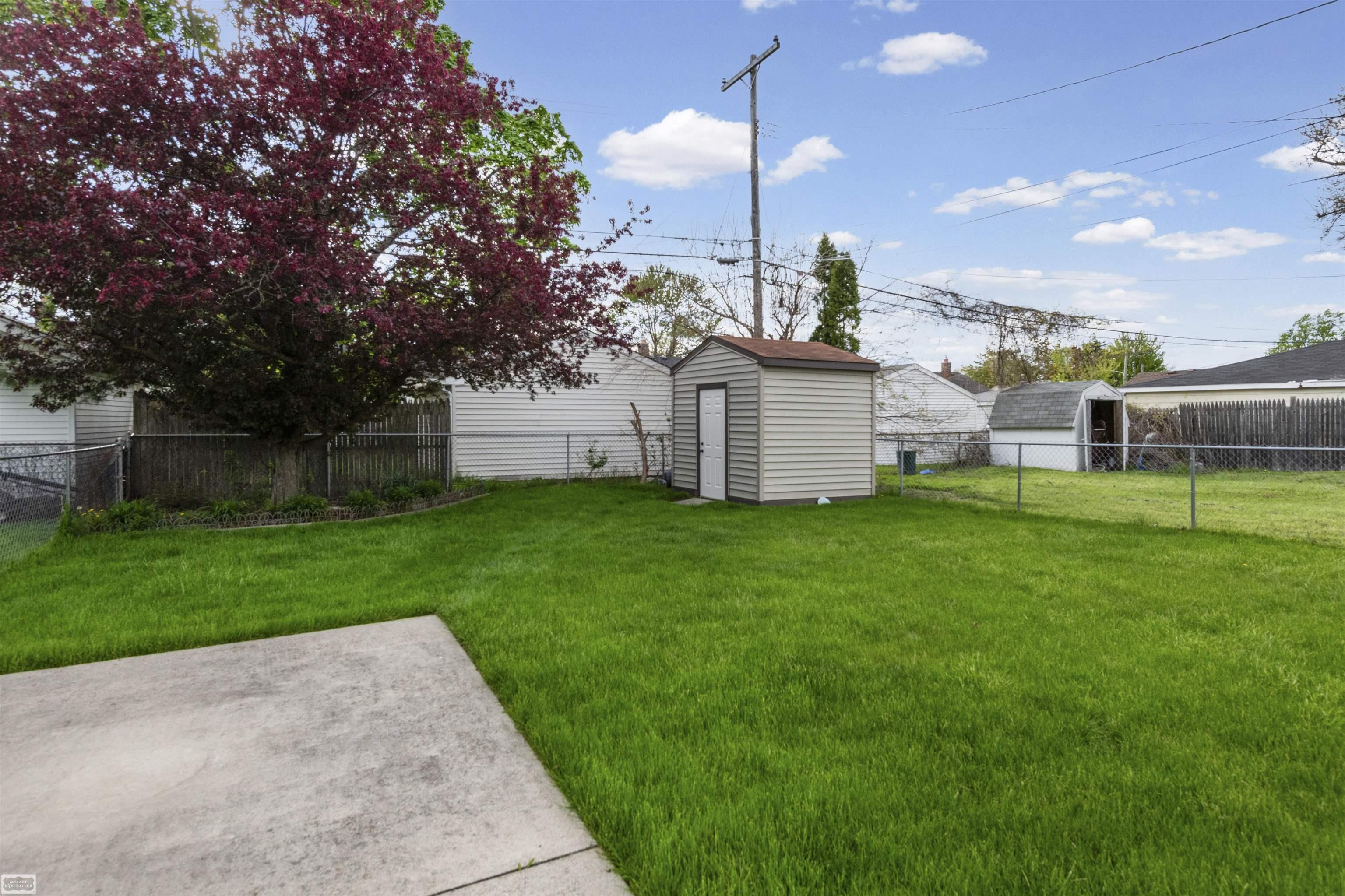 25263 Leach Streets, Roseville, MI, 48066