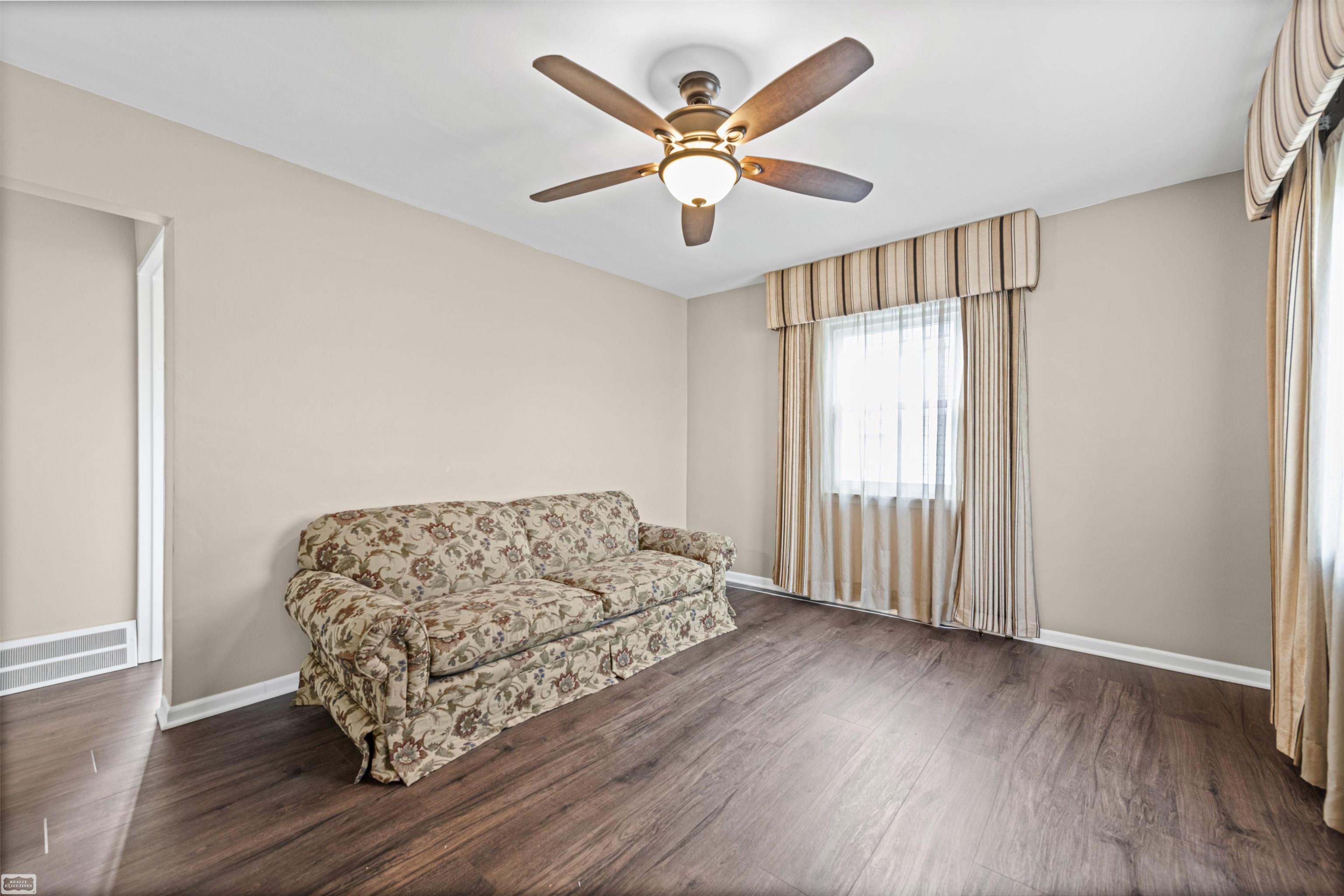 25263 Leach Streets, Roseville, MI, 48066