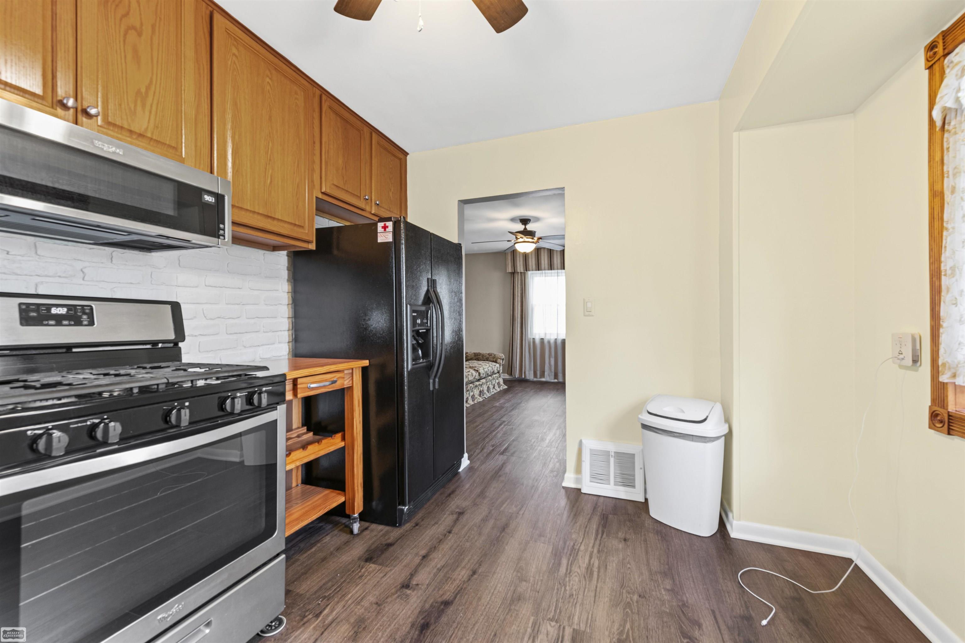 25263 Leach Streets, Roseville, MI, 48066