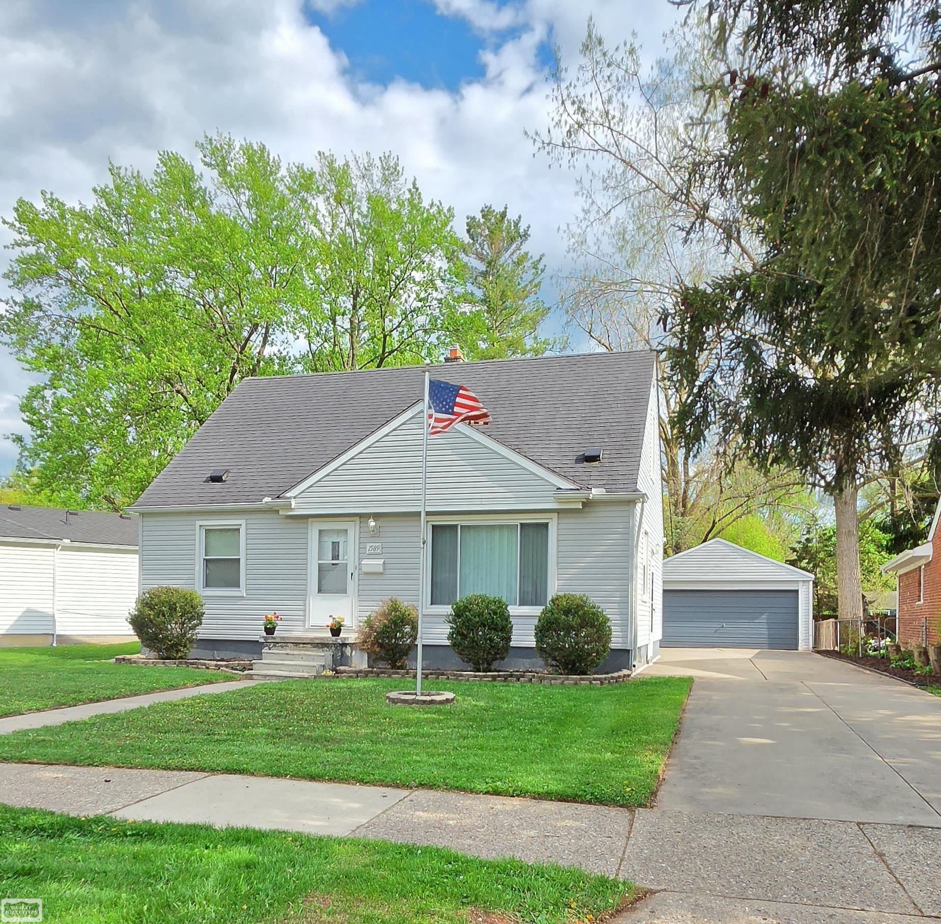 1589 Hampton Drive, Mount Clemens, MI, 48043