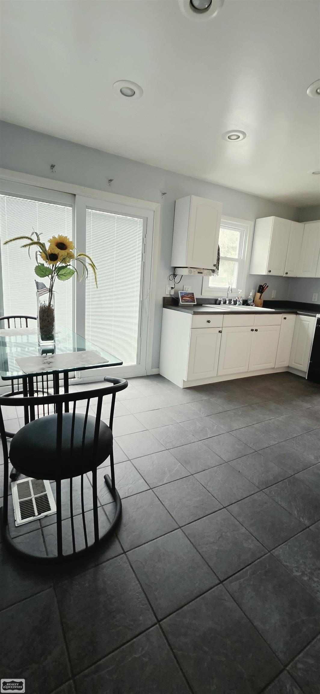 1589 Hampton Drive, Mount Clemens, MI, 48043