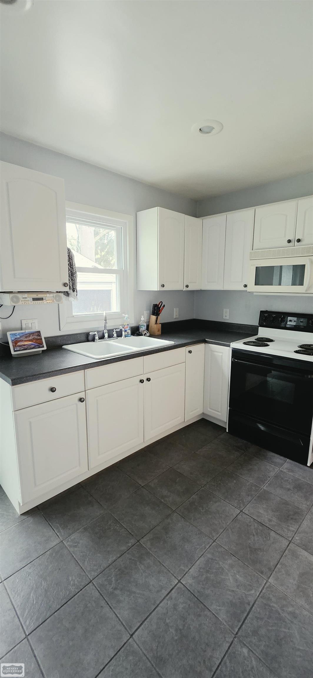 1589 Hampton Drive, Mount Clemens, MI, 48043