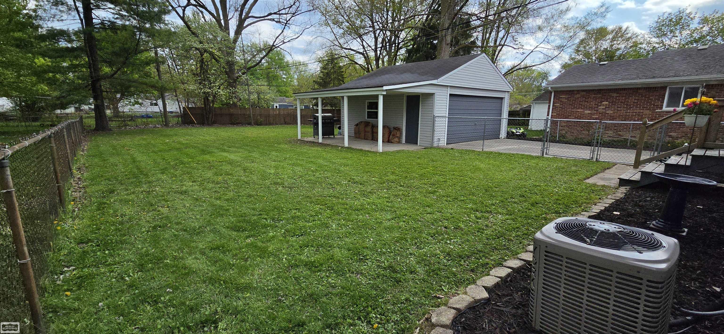 1589 Hampton Drive, Mount Clemens, MI, 48043