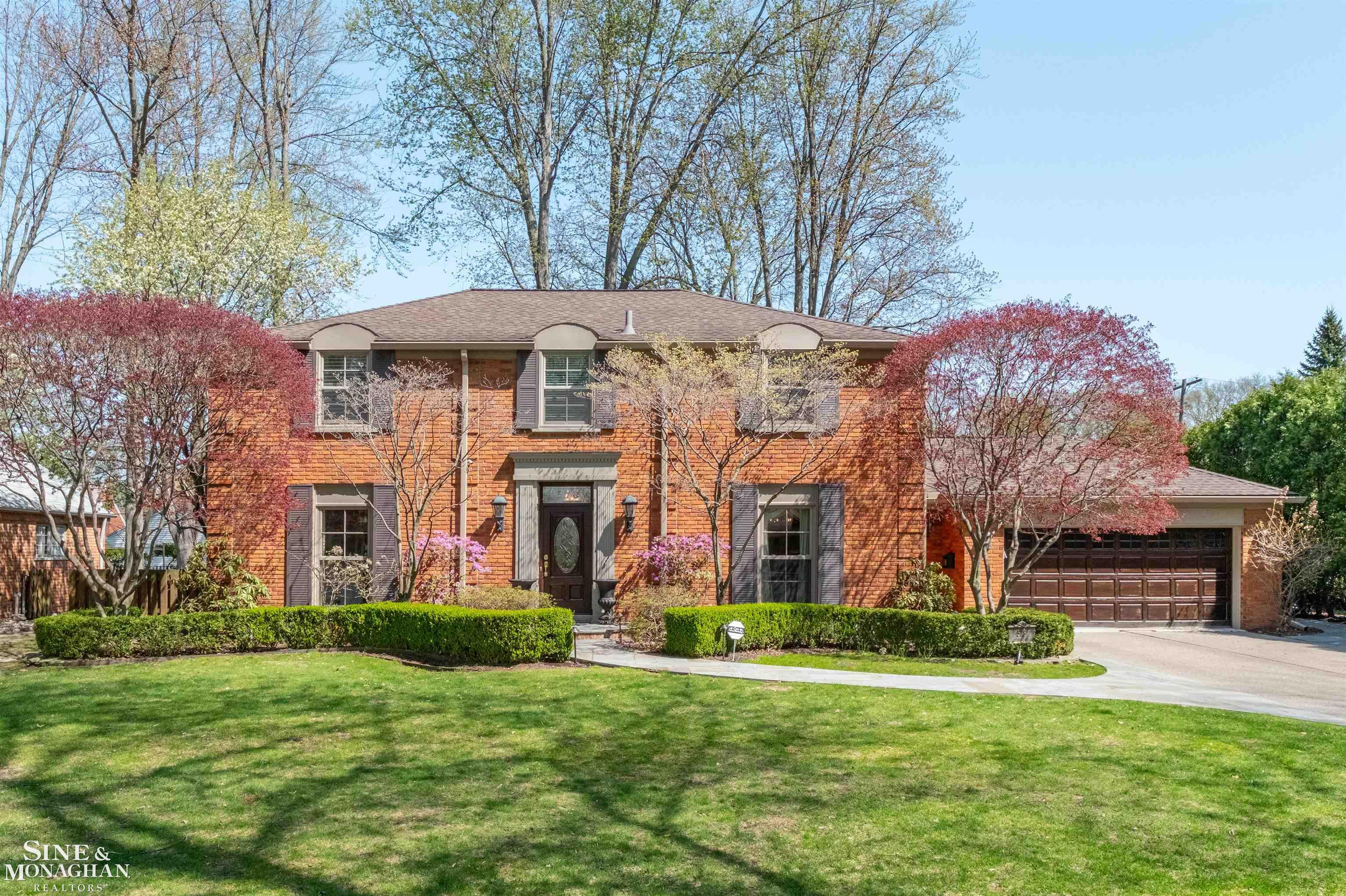 578 Heather Lane, Grosse Pointe Woods, MI, 48236