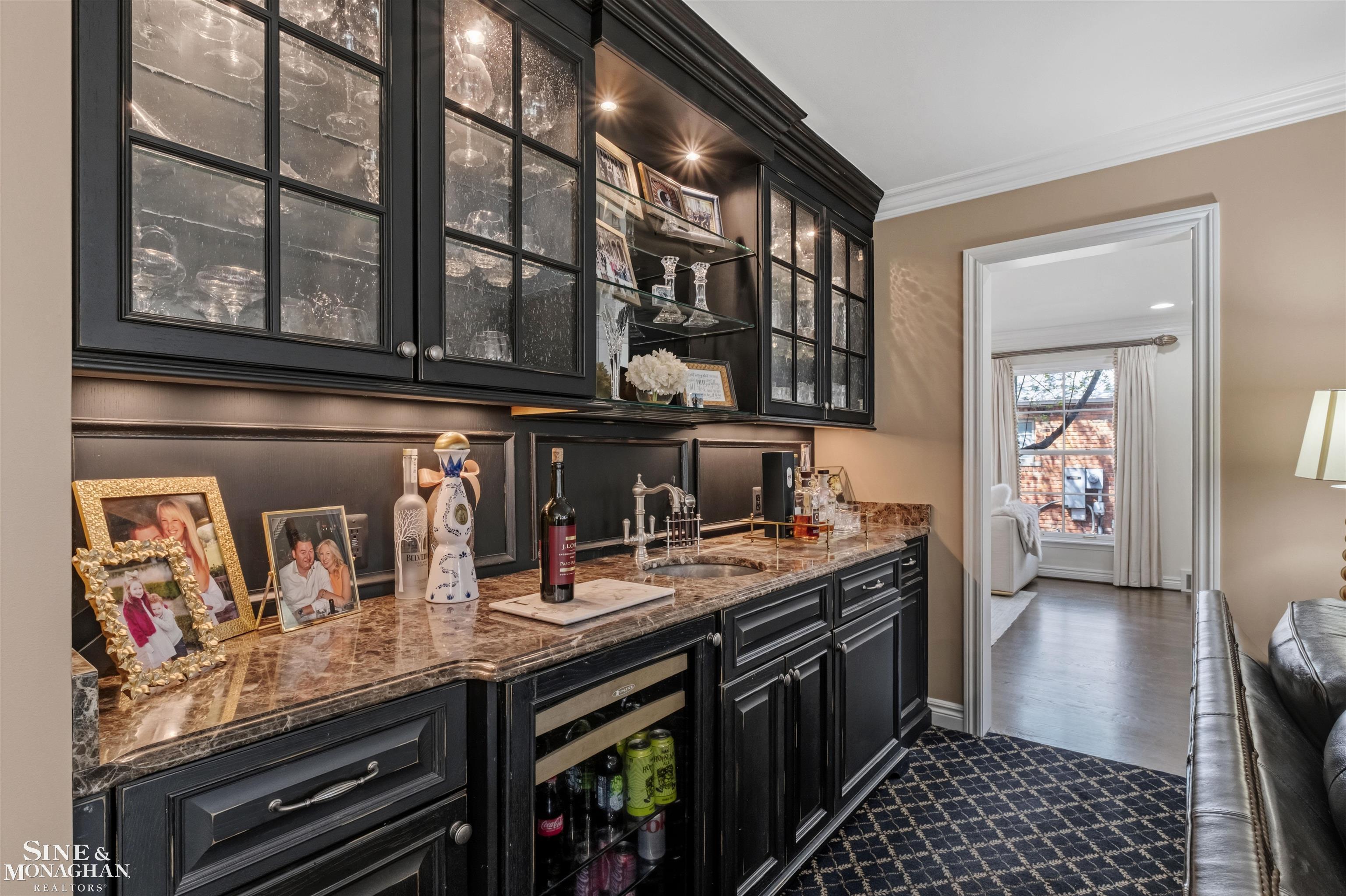 578 Heather Lane, Grosse Pointe Woods, MI, 48236