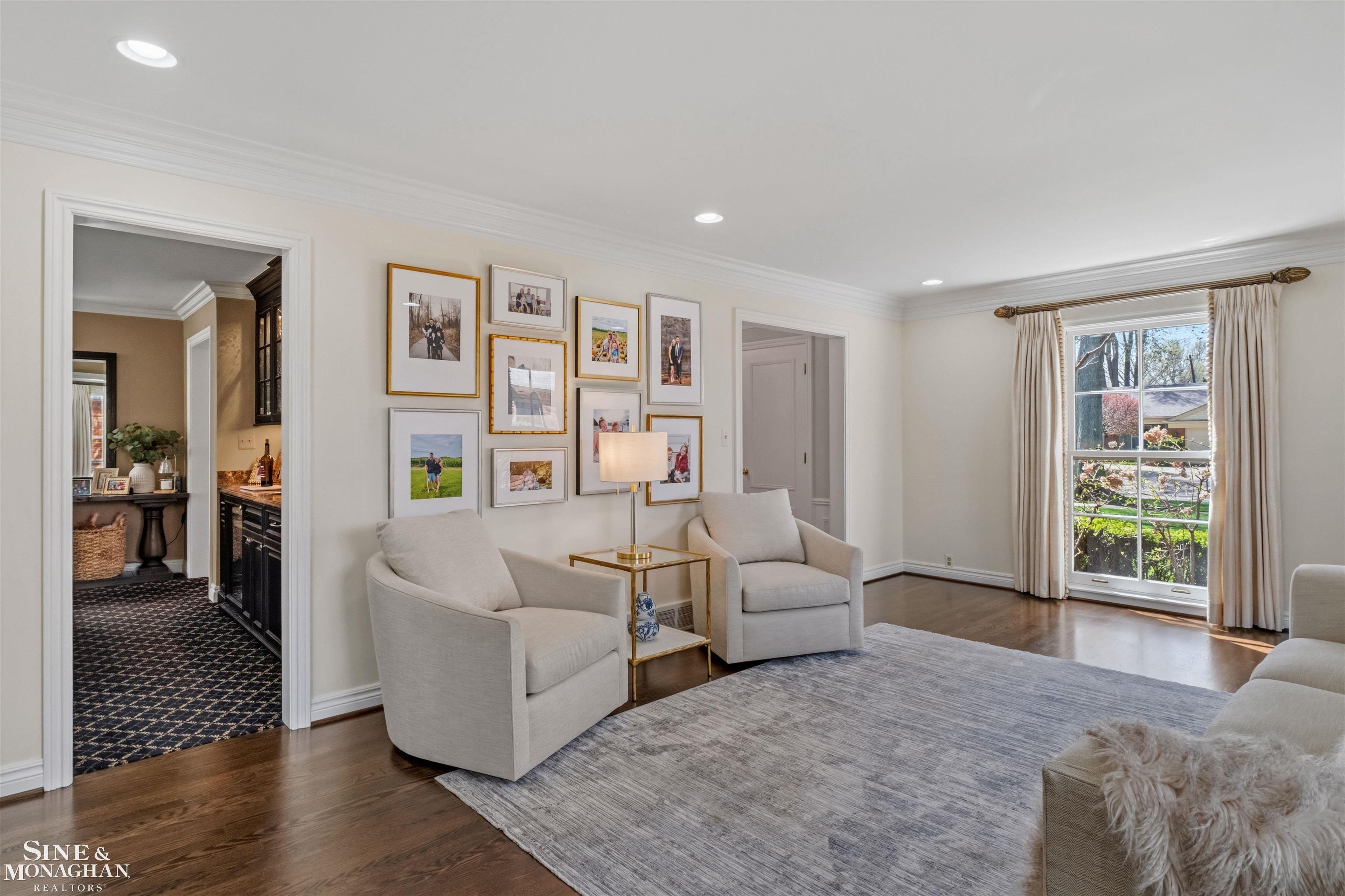 578 Heather Lane, Grosse Pointe Woods, MI, 48236