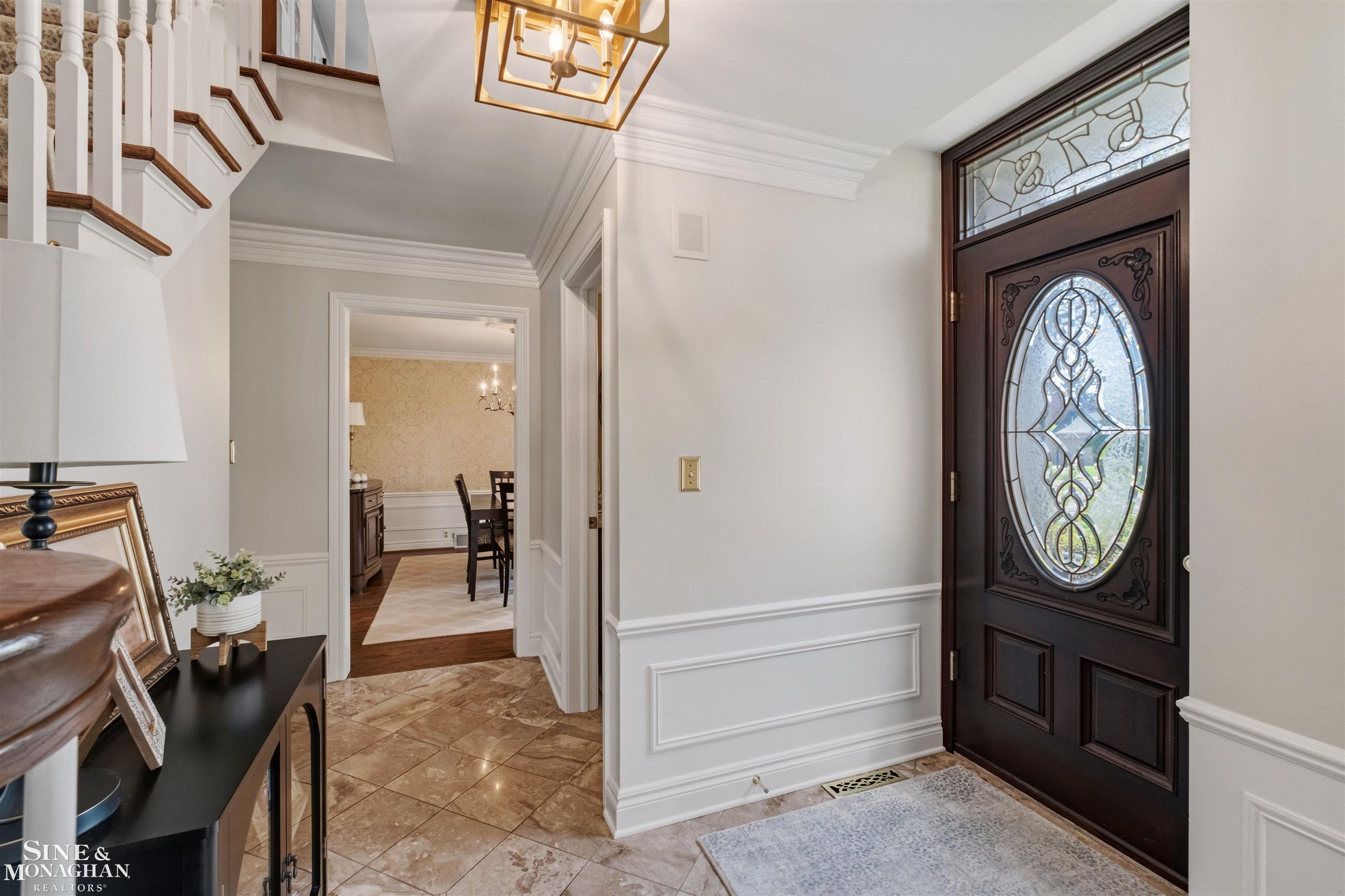 578 Heather Lane, Grosse Pointe Woods, MI, 48236