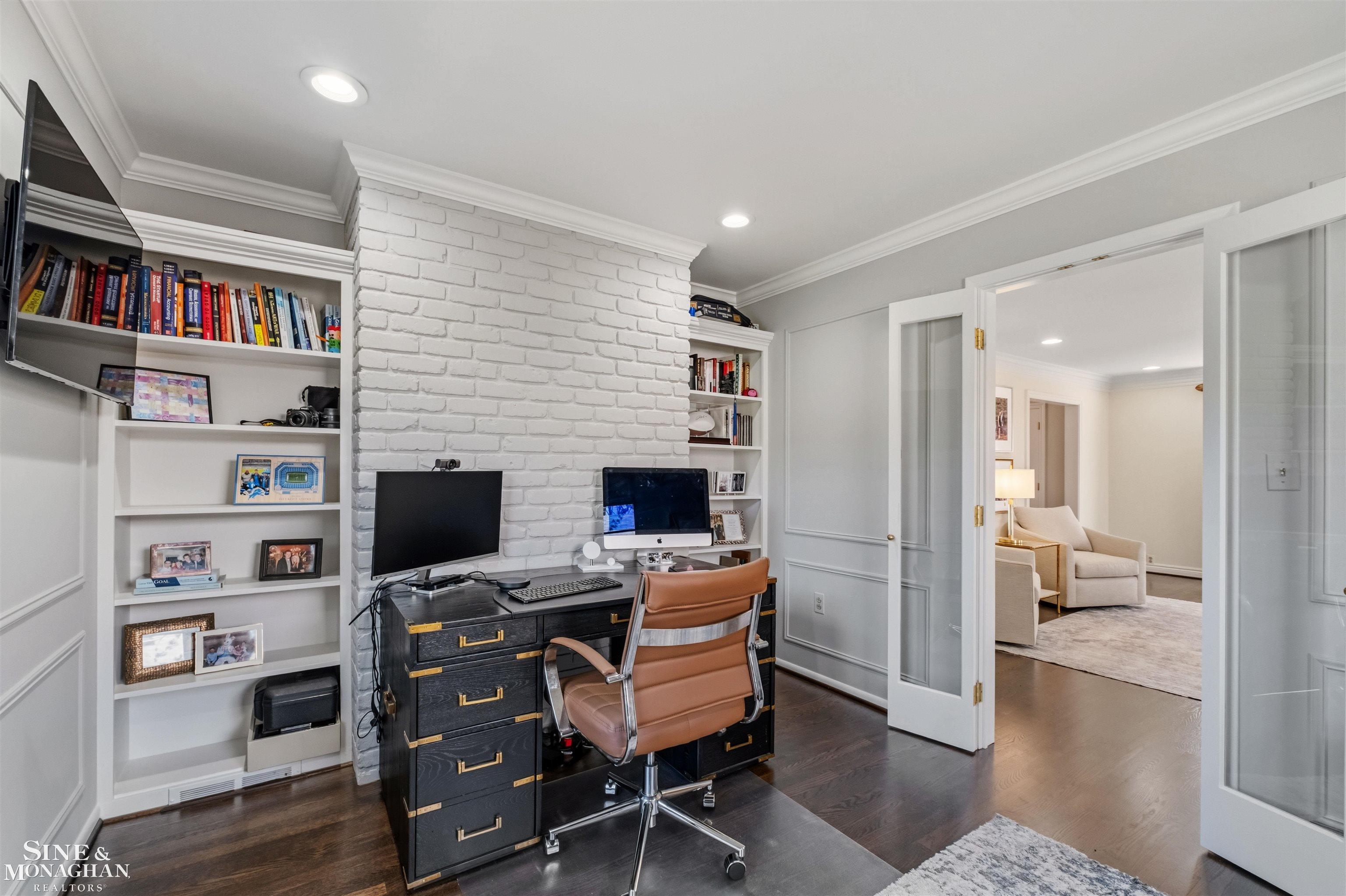 578 Heather Lane, Grosse Pointe Woods, MI, 48236