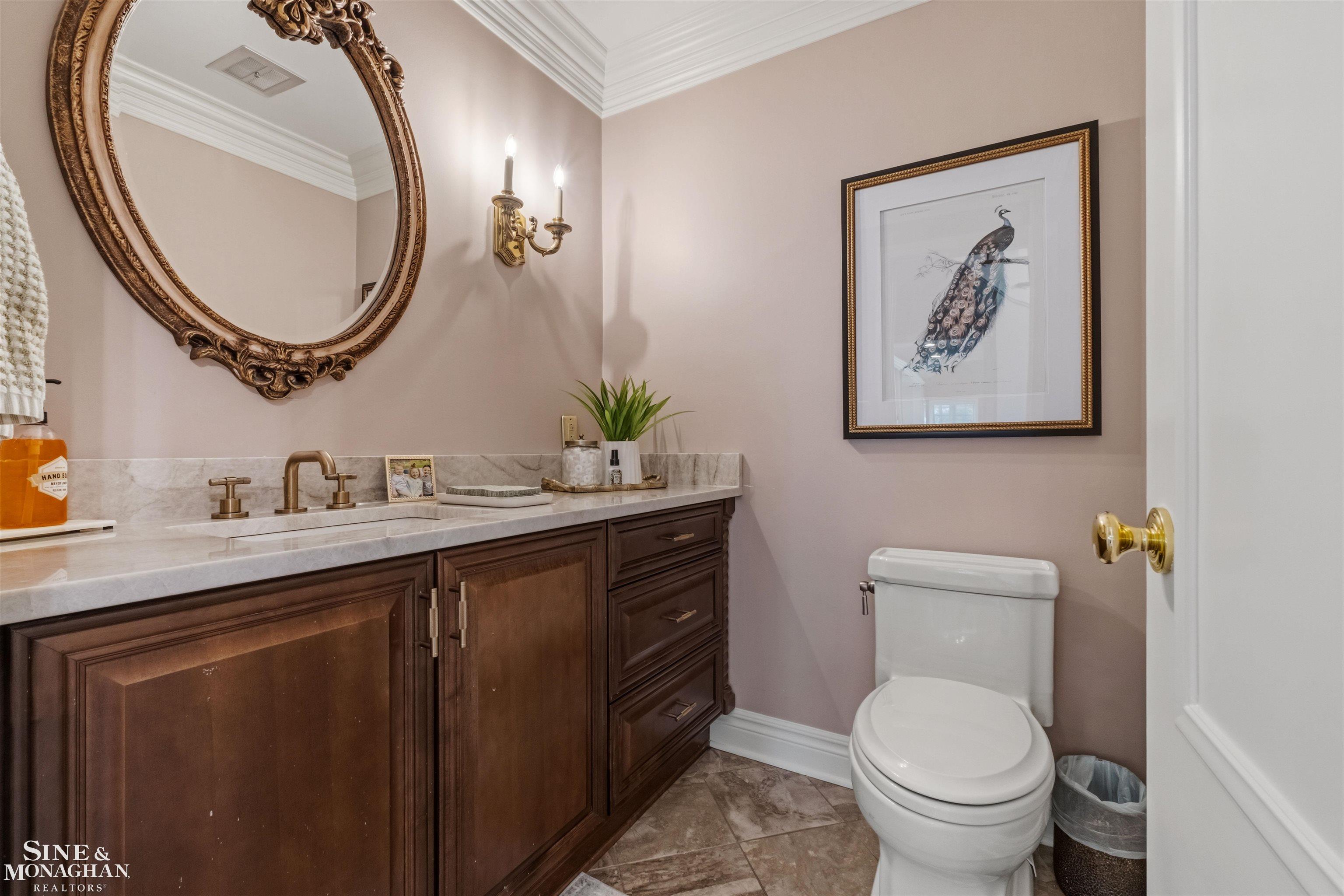578 Heather Lane, Grosse Pointe Woods, MI, 48236