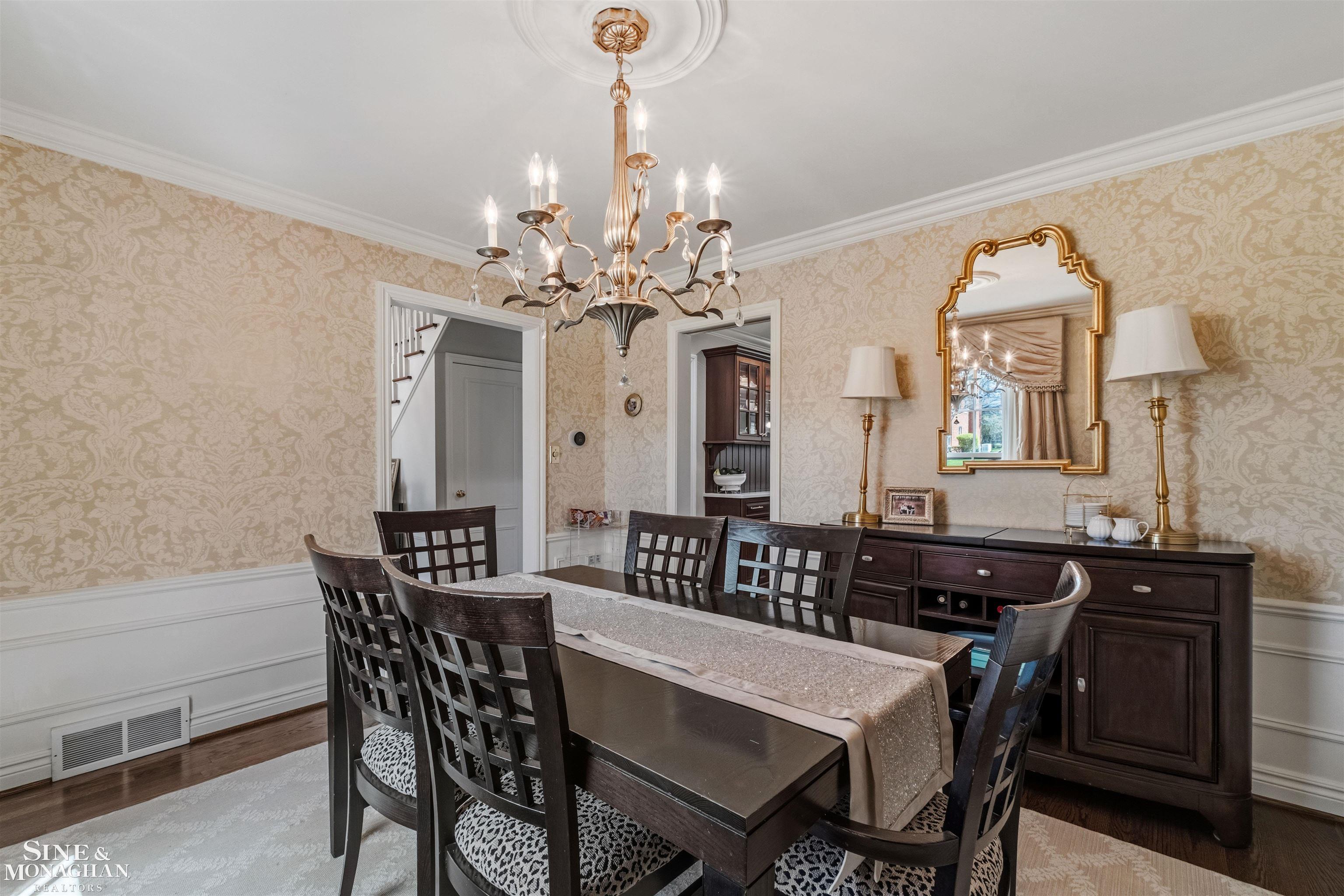 578 Heather Lane, Grosse Pointe Woods, MI, 48236