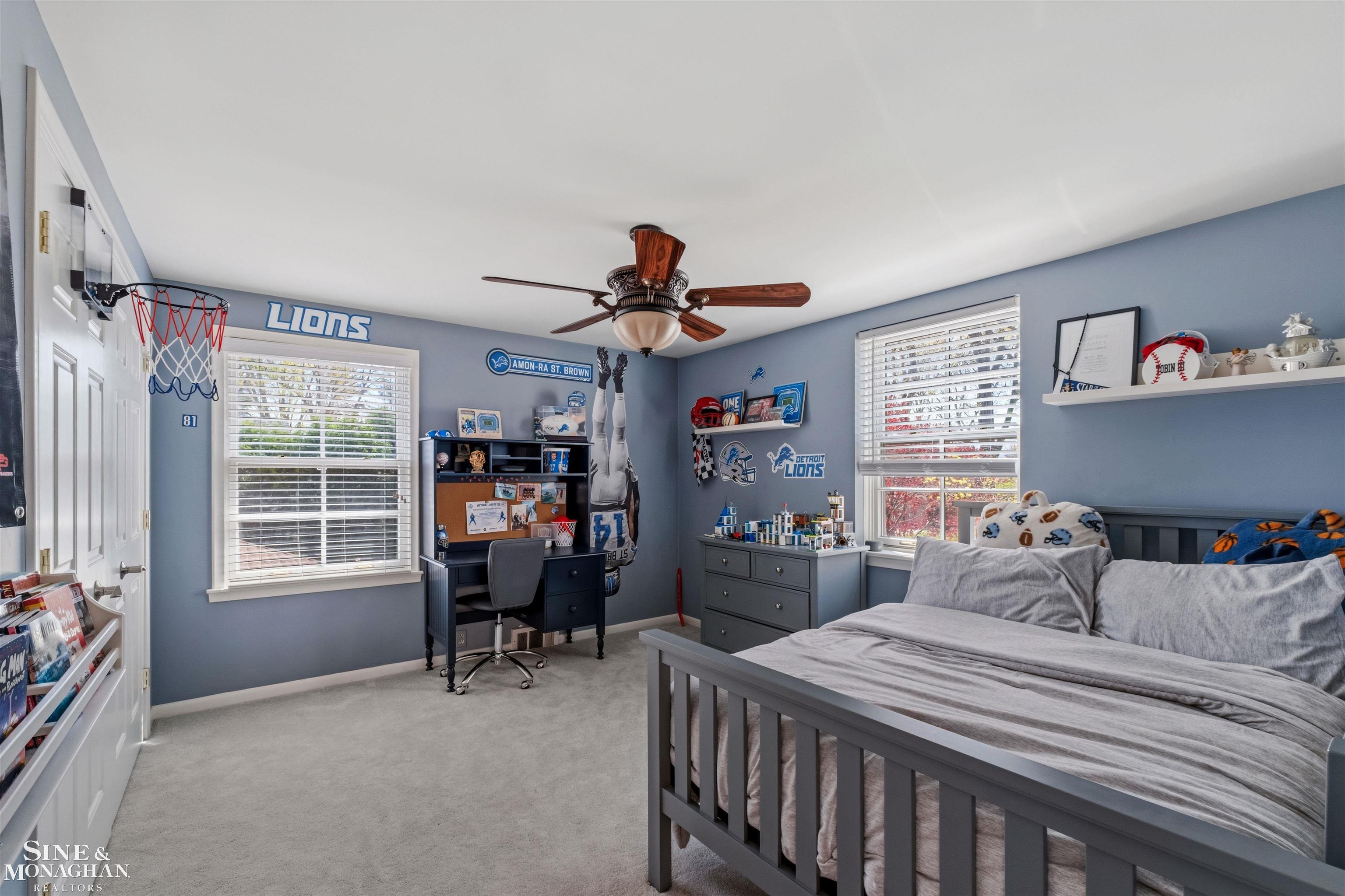 578 Heather Lane, Grosse Pointe Woods, MI, 48236