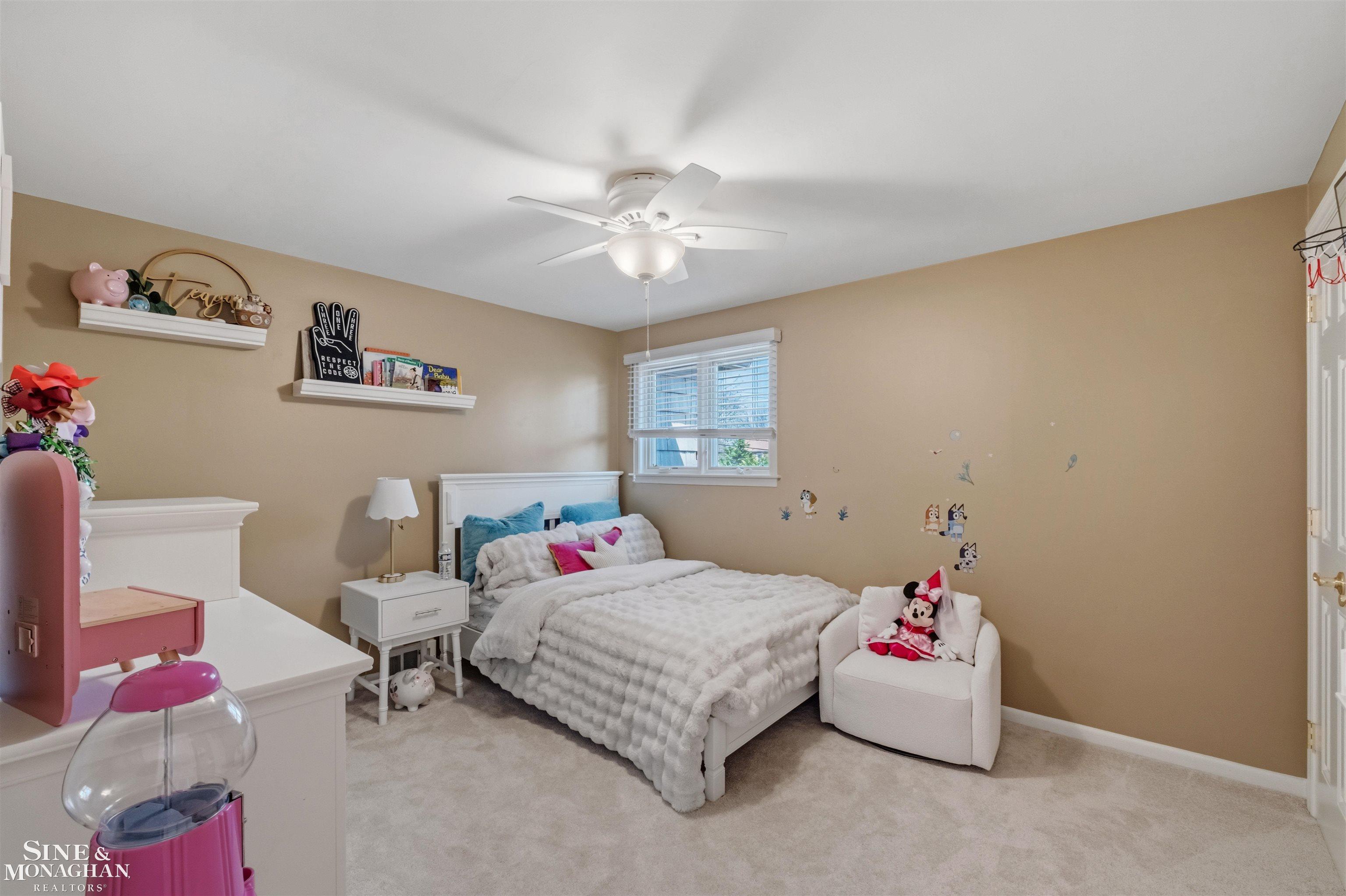 578 Heather Lane, Grosse Pointe Woods, MI, 48236