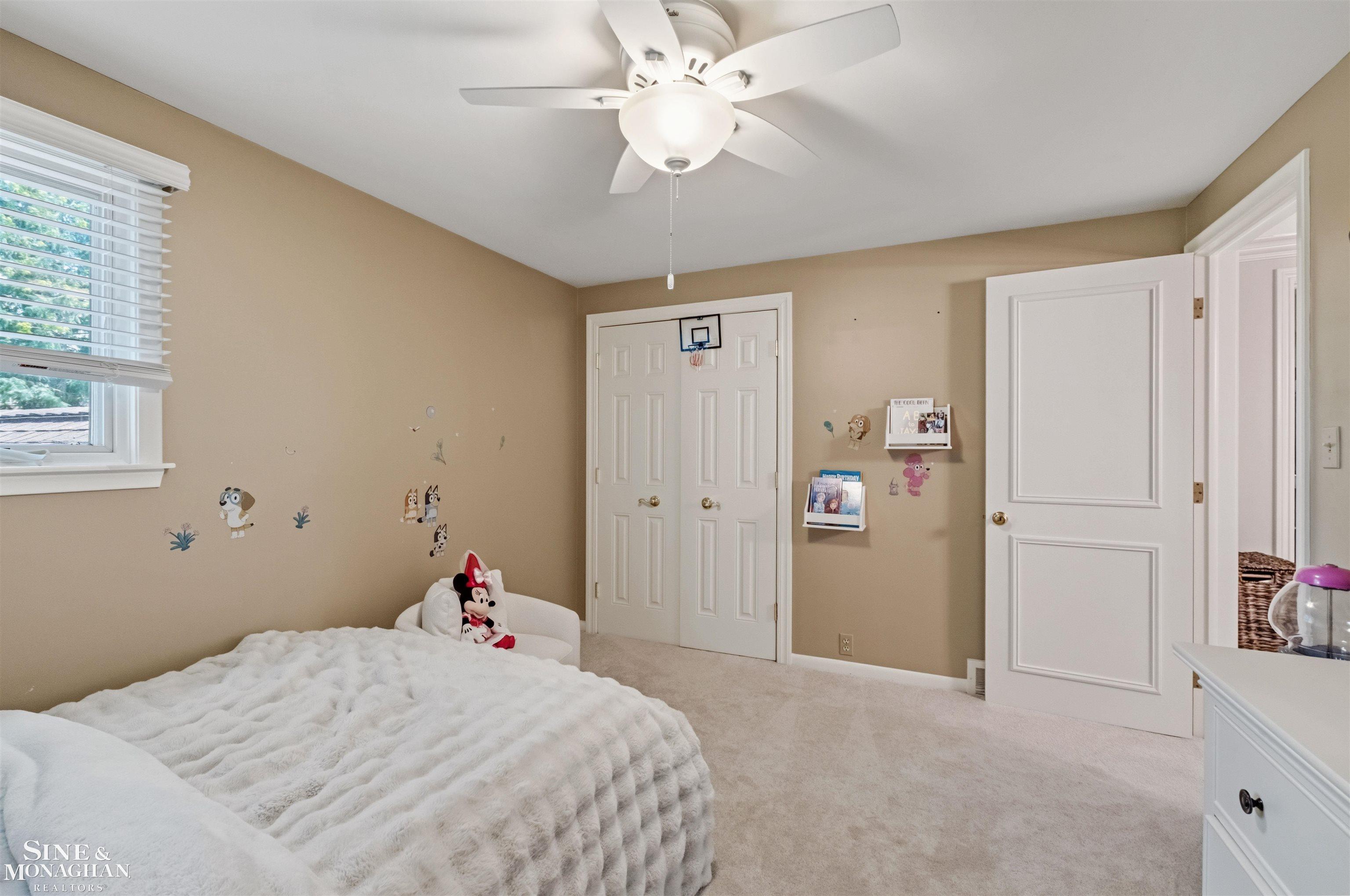 578 Heather Lane, Grosse Pointe Woods, MI, 48236