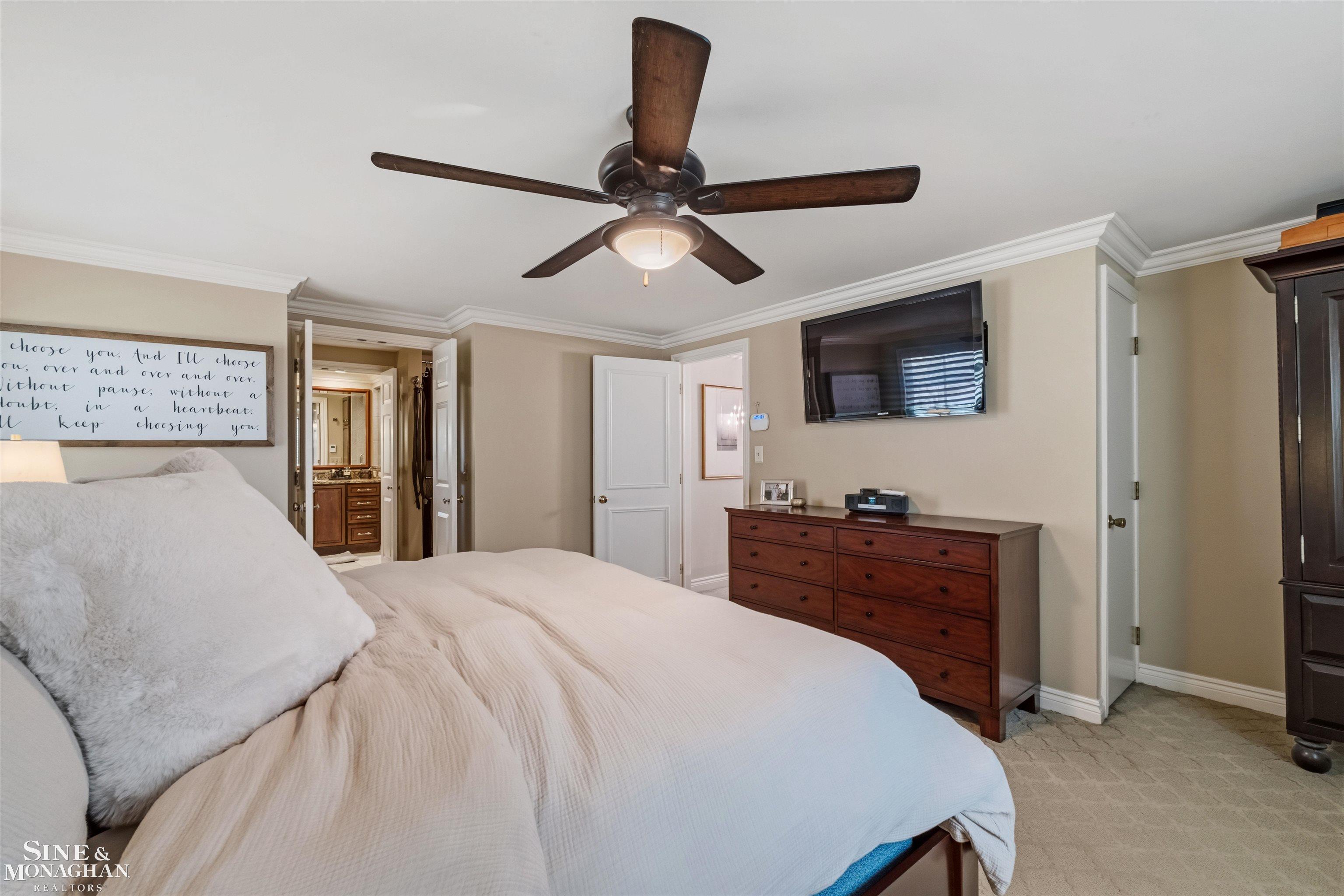578 Heather Lane, Grosse Pointe Woods, MI, 48236