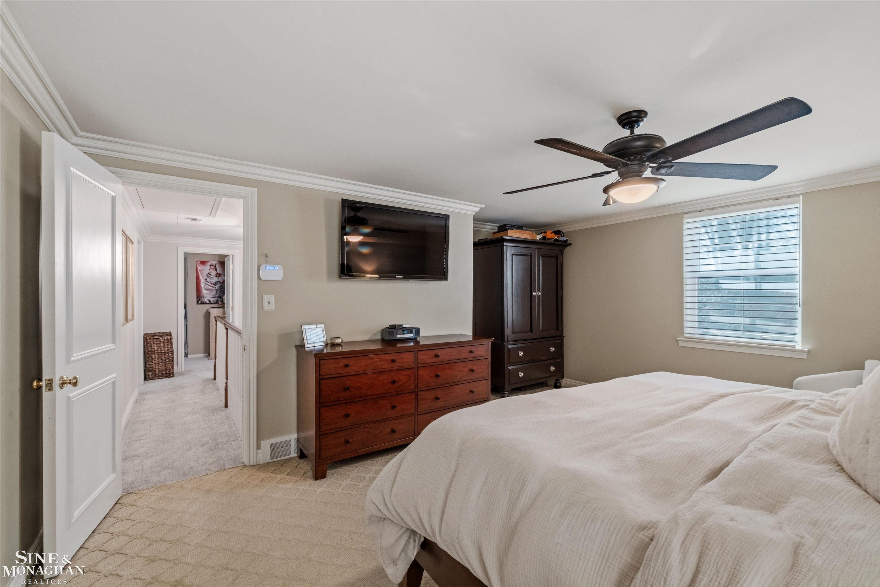 578 Heather Lane, Grosse Pointe Woods, MI, 48236
