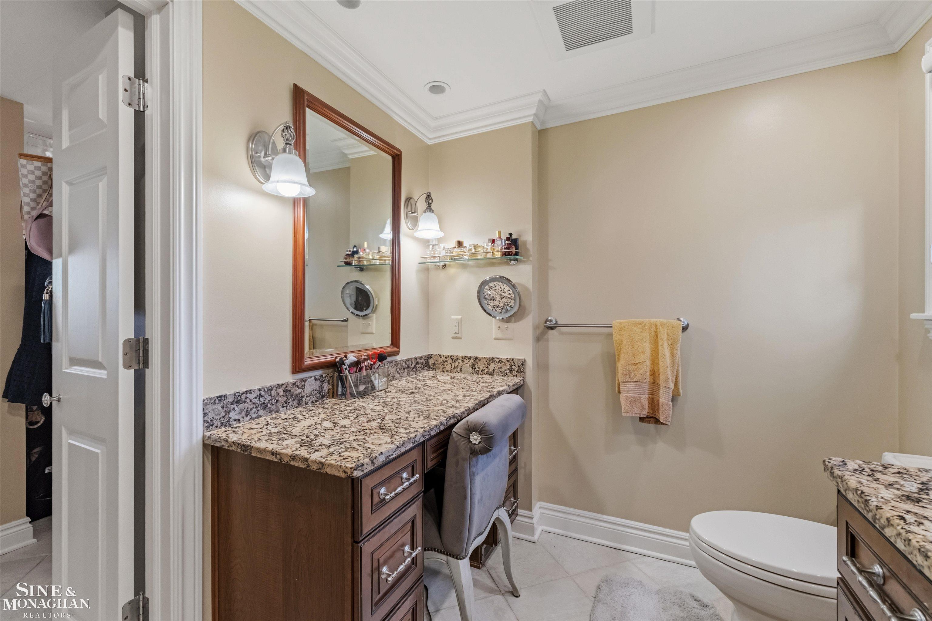 578 Heather Lane, Grosse Pointe Woods, MI, 48236