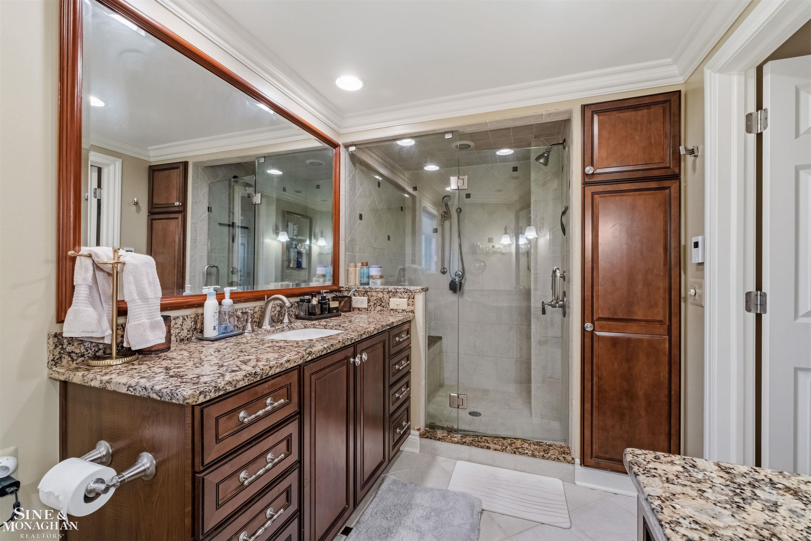 578 Heather Lane, Grosse Pointe Woods, MI, 48236