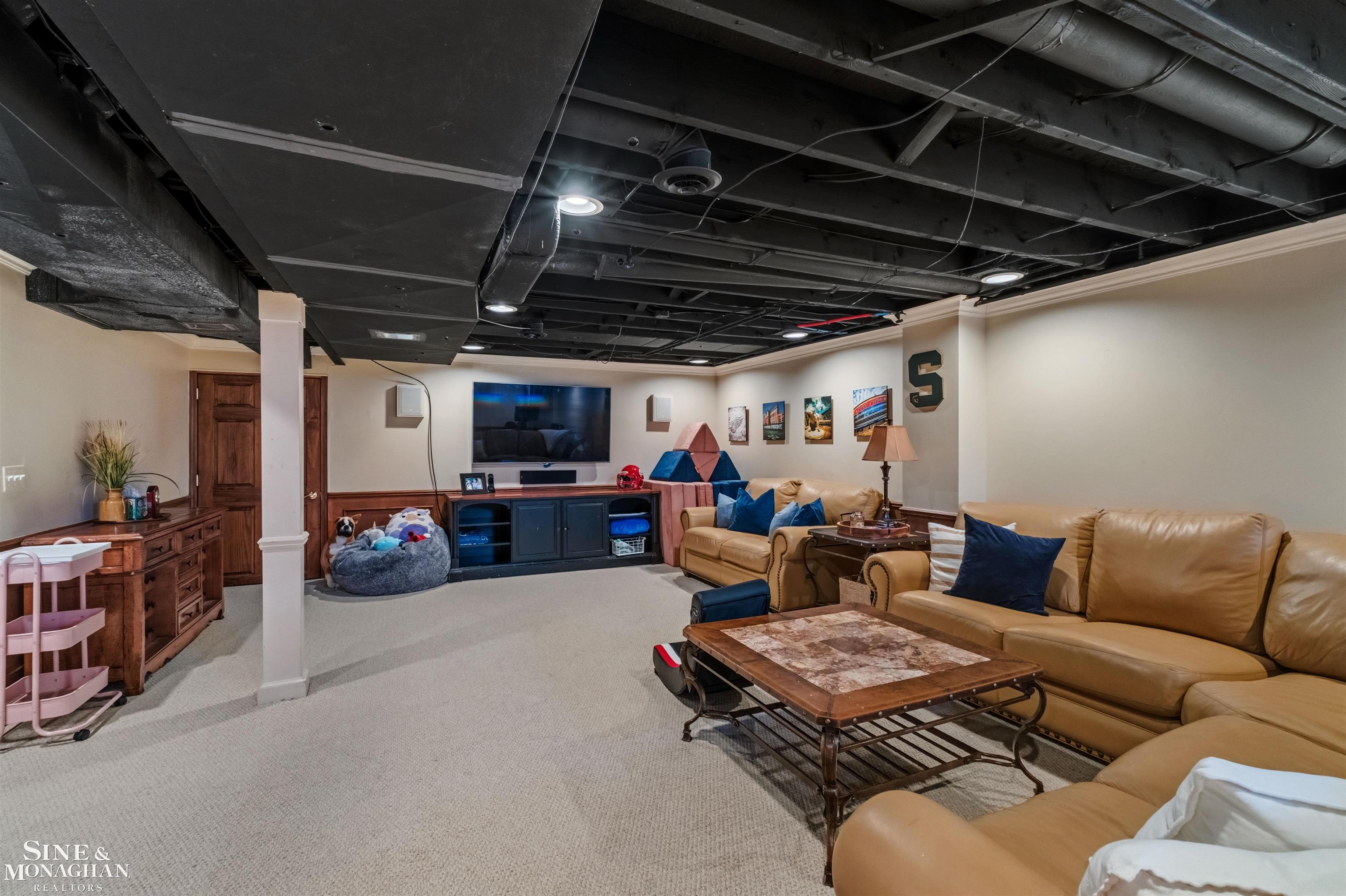 578 Heather Lane, Grosse Pointe Woods, MI, 48236
