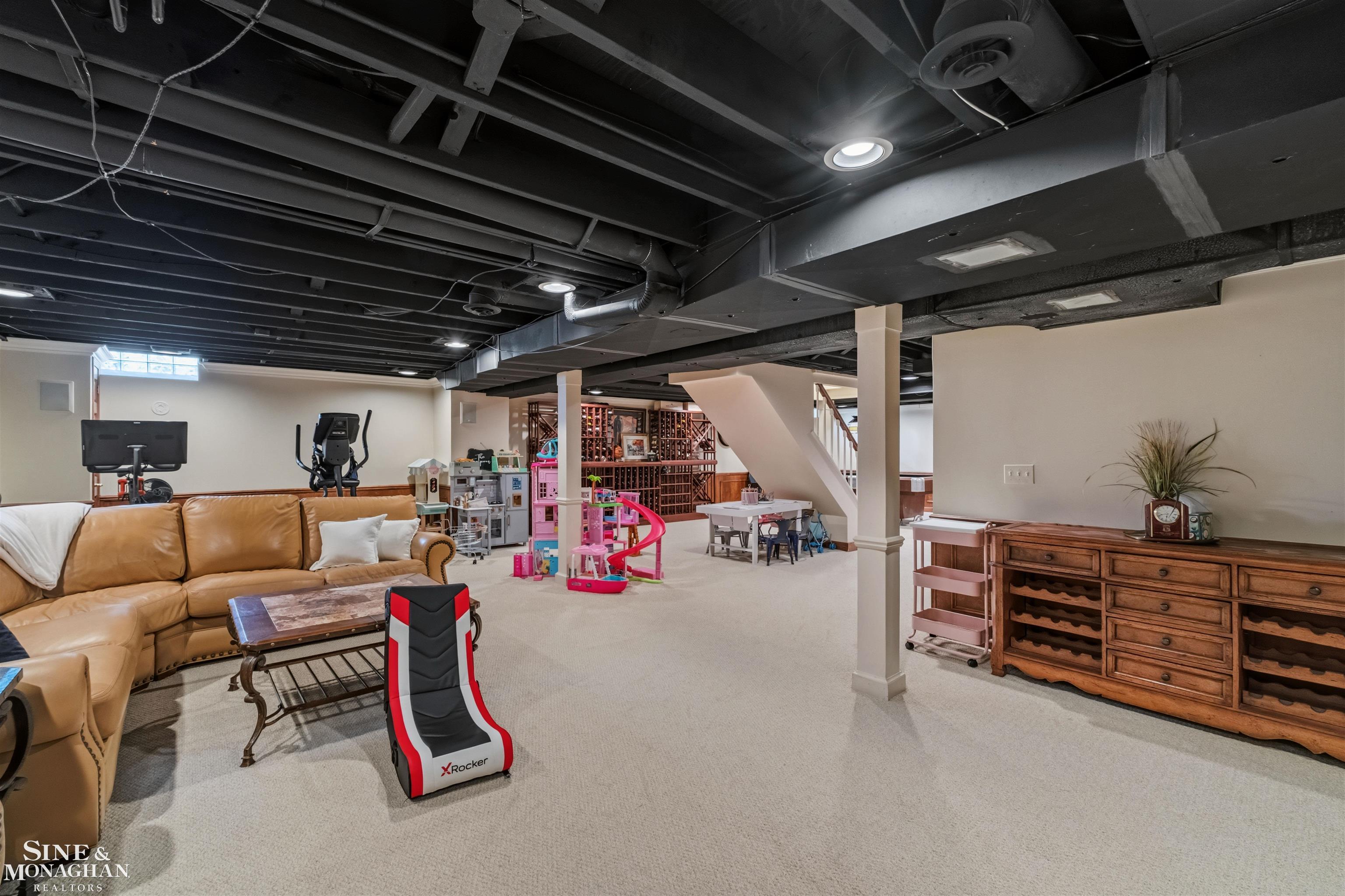 578 Heather Lane, Grosse Pointe Woods, MI, 48236