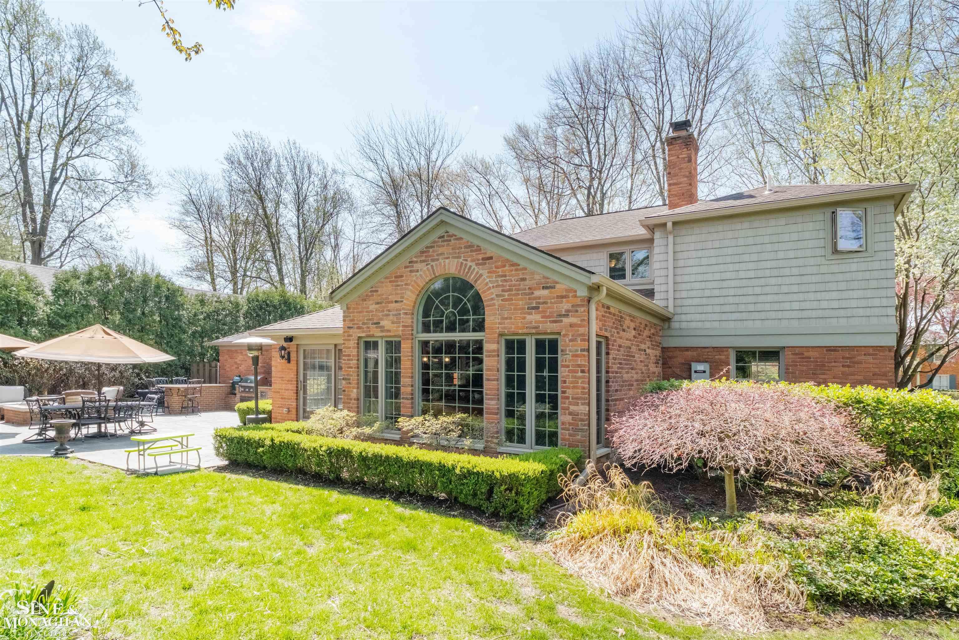 578 Heather Lane, Grosse Pointe Woods, MI, 48236