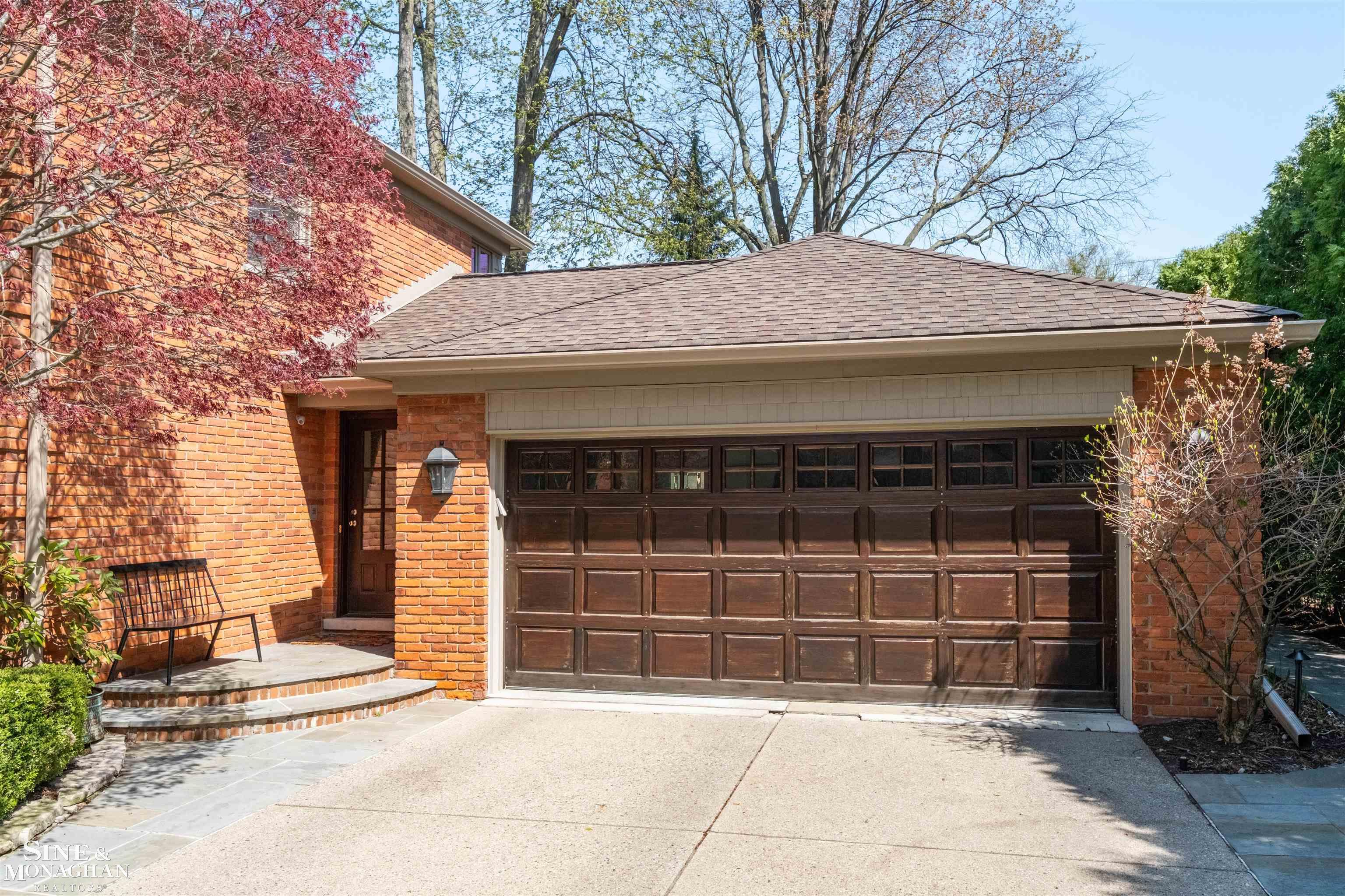 578 Heather Lane, Grosse Pointe Woods, MI, 48236