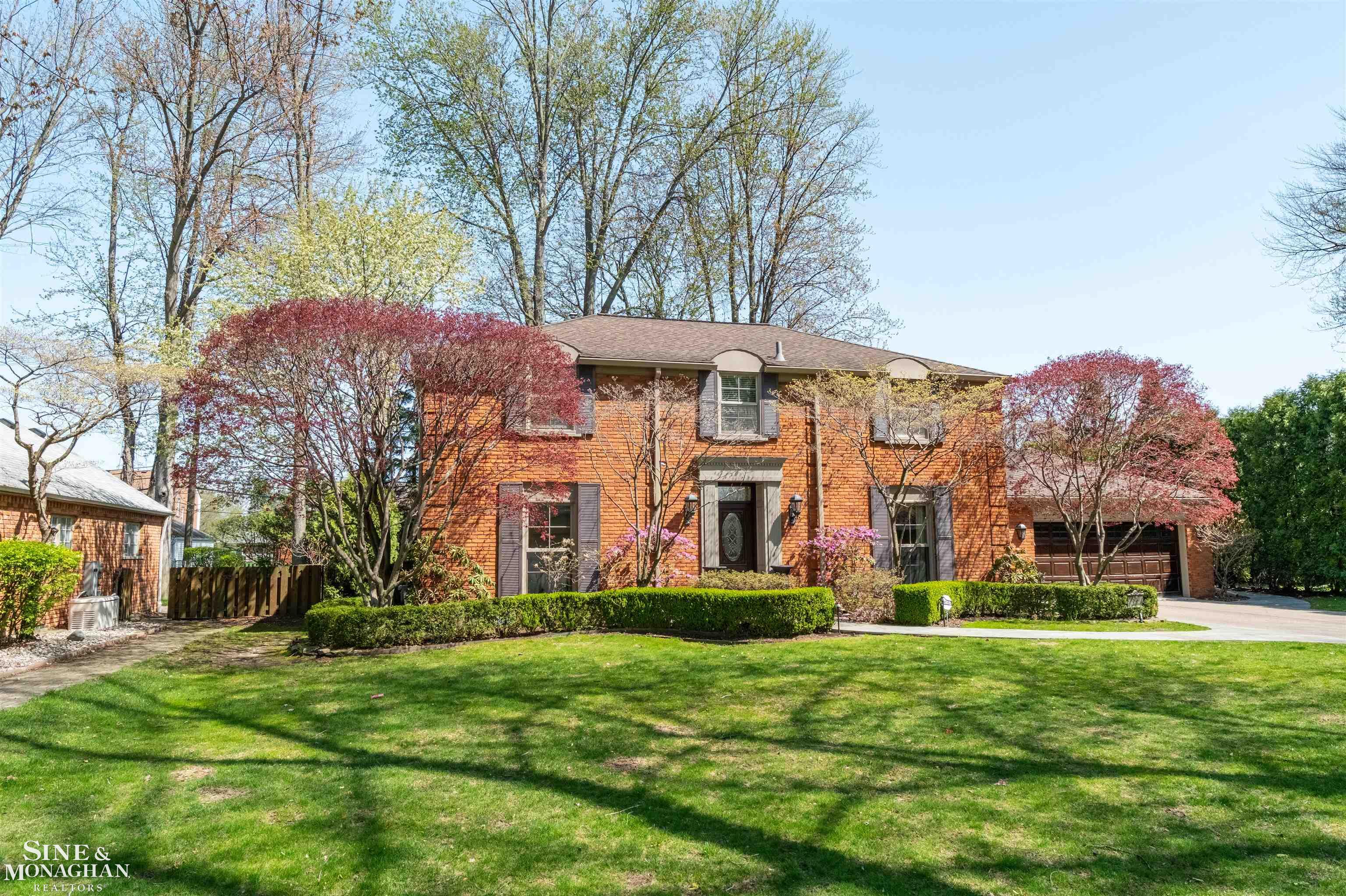 578 Heather Lane, Grosse Pointe Woods, MI, 48236