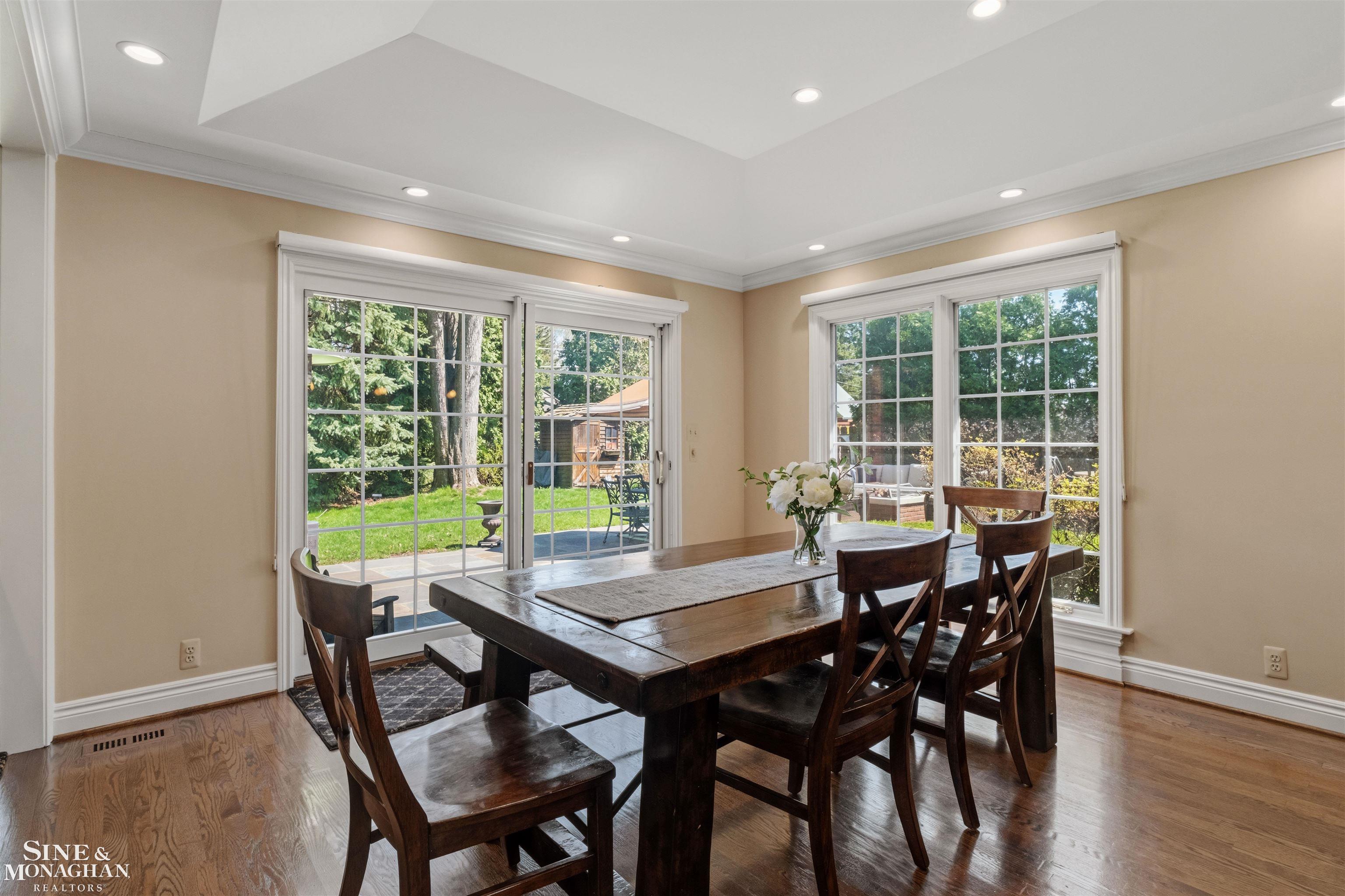 578 Heather Lane, Grosse Pointe Woods, MI, 48236