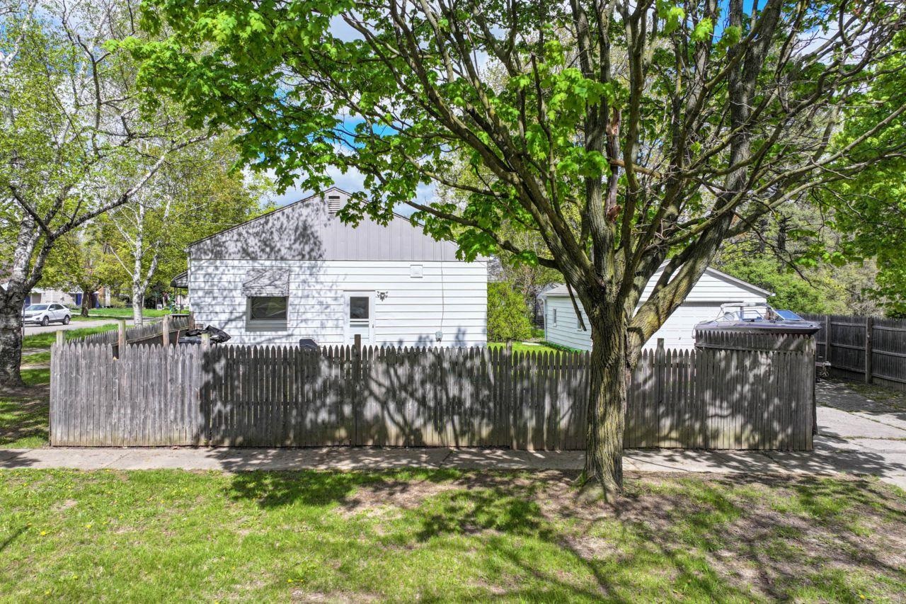 1802 Greenbrook Lane, Flint, MI, 48507