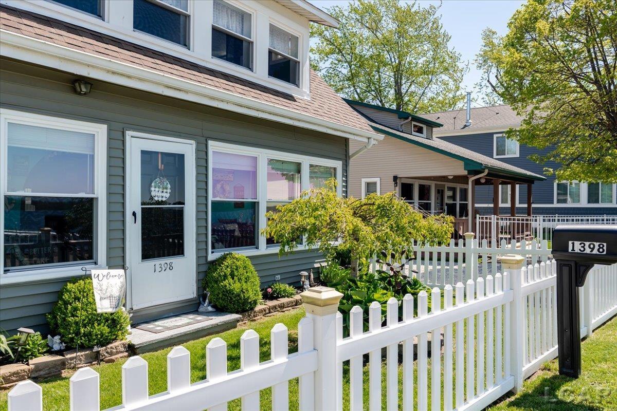 1398 Lakeshore Drive, Brooklyn, MI, 49230