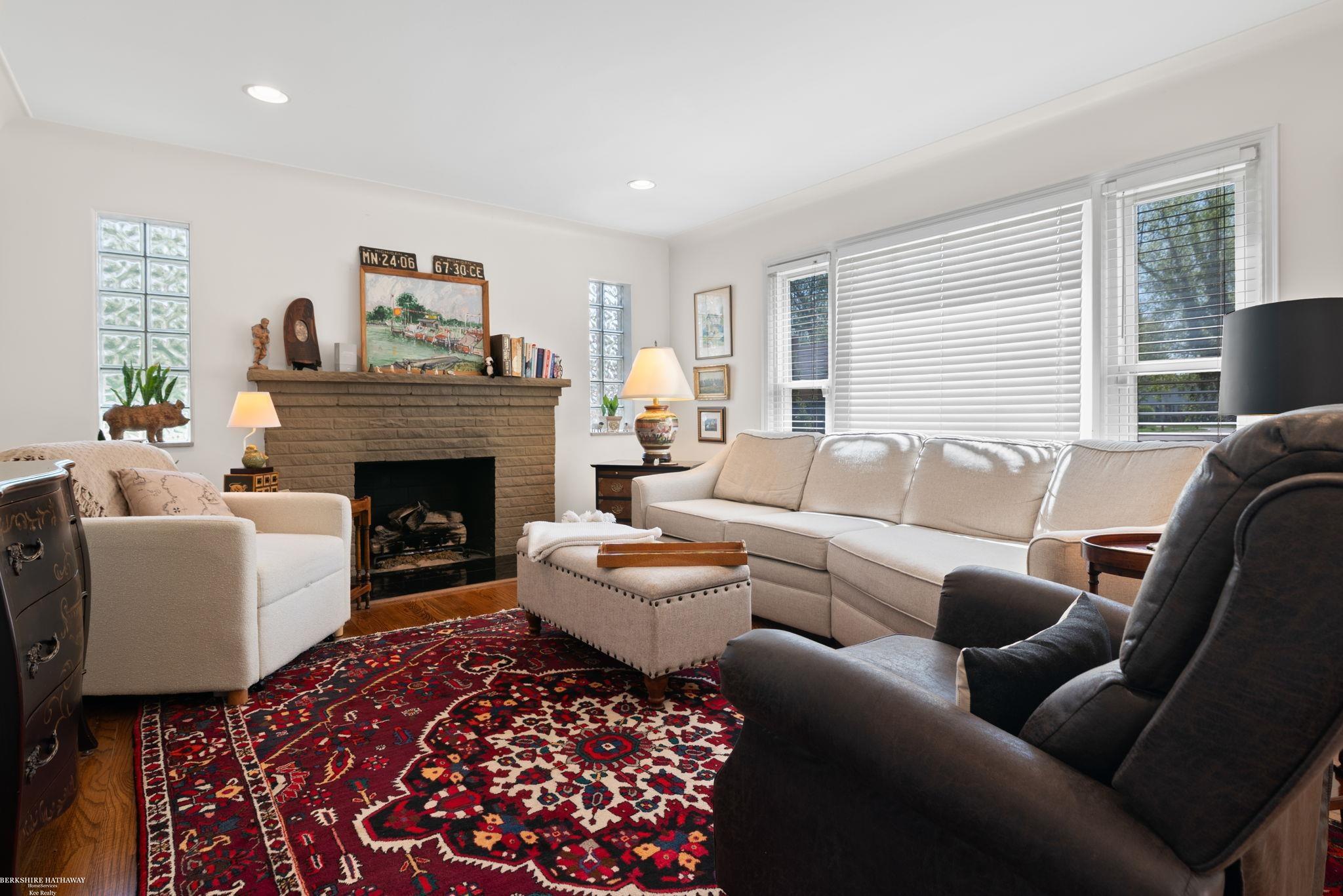 832 Loraine Street, Grosse Pointe, MI, 48230