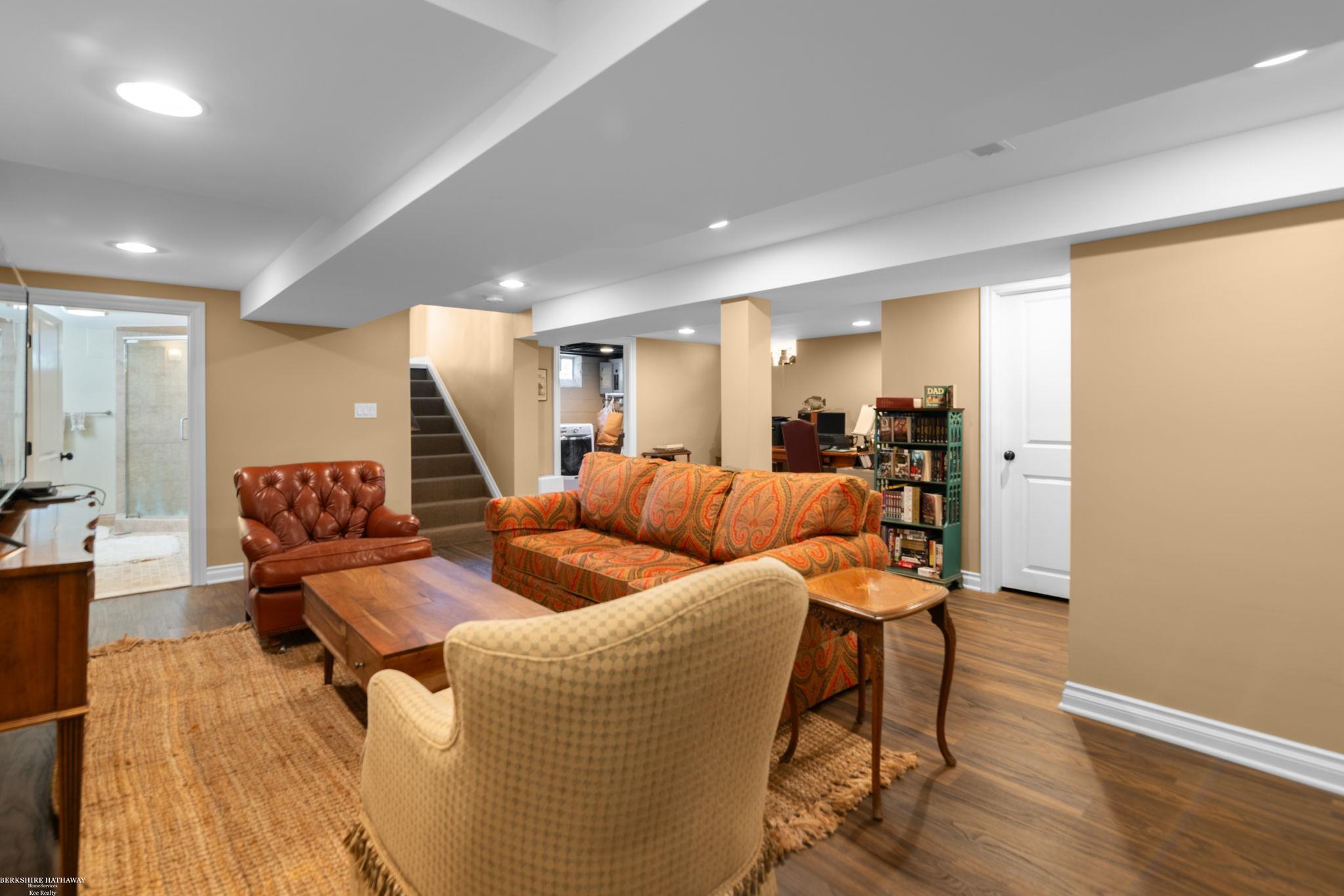 832 Loraine Street, Grosse Pointe, MI, 48230