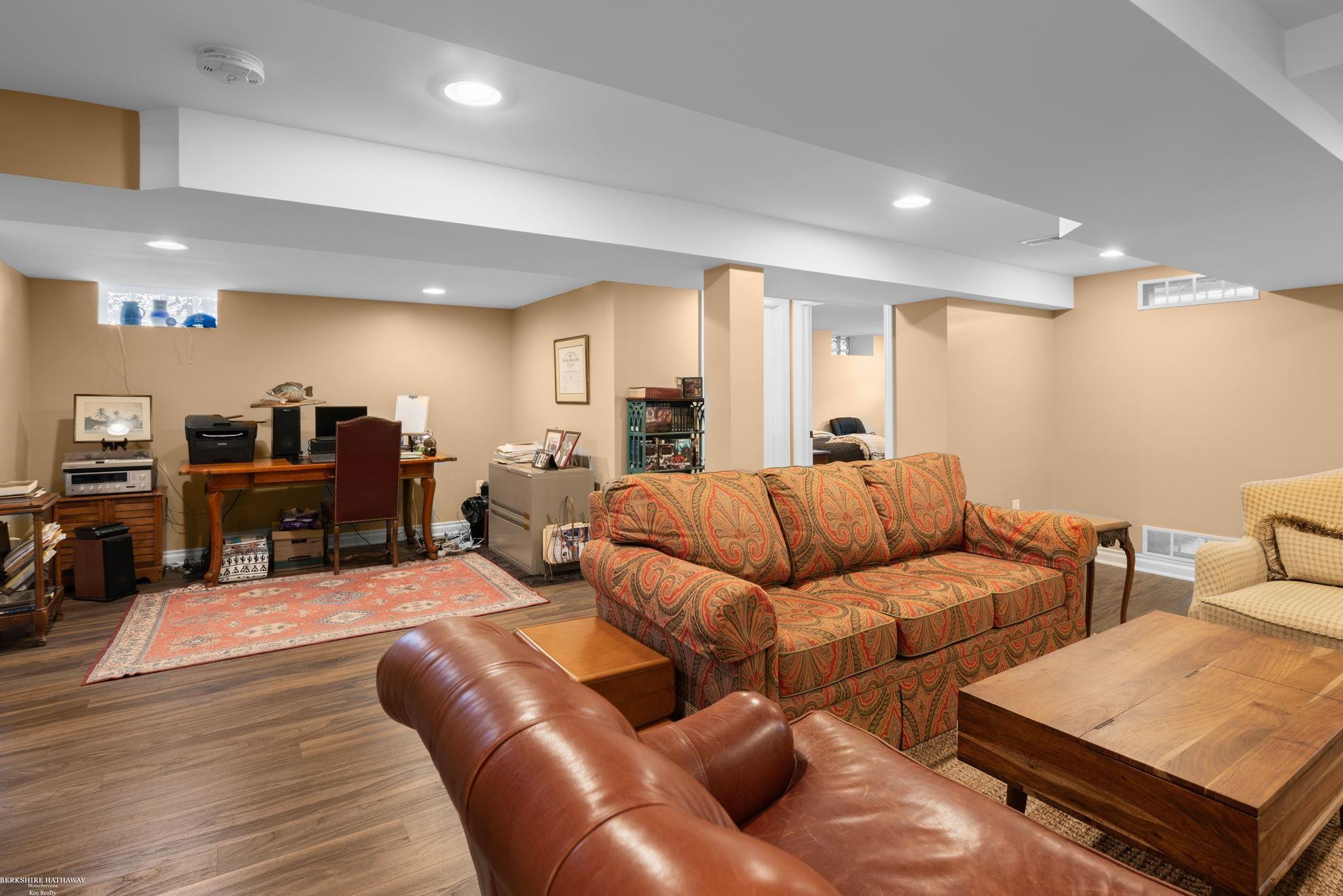 832 Loraine Street, Grosse Pointe, MI, 48230