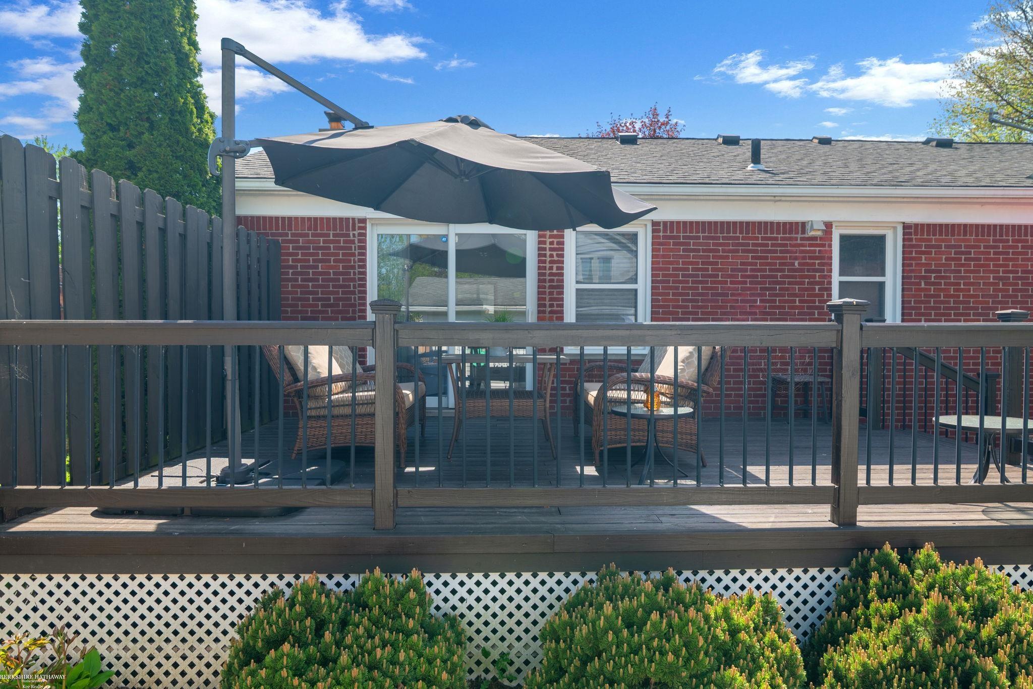 832 Loraine Street, Grosse Pointe, MI, 48230