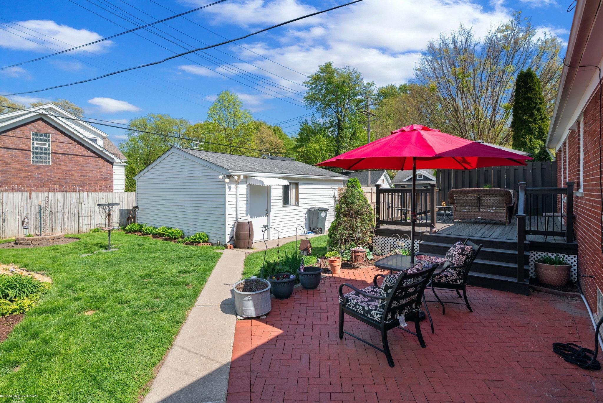 832 Loraine Street, Grosse Pointe, MI, 48230
