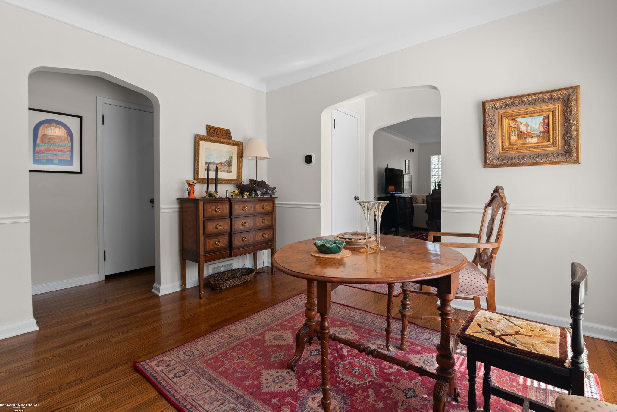 832 Loraine Street, Grosse Pointe, MI, 48230