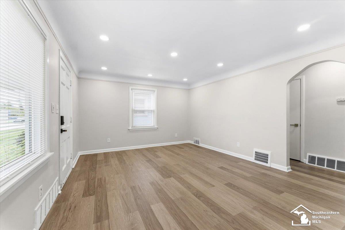 6810 Robinson Street, Allen Park, MI, 48101