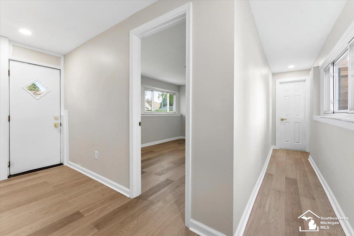 6810 Robinson Street, Allen Park, MI, 48101