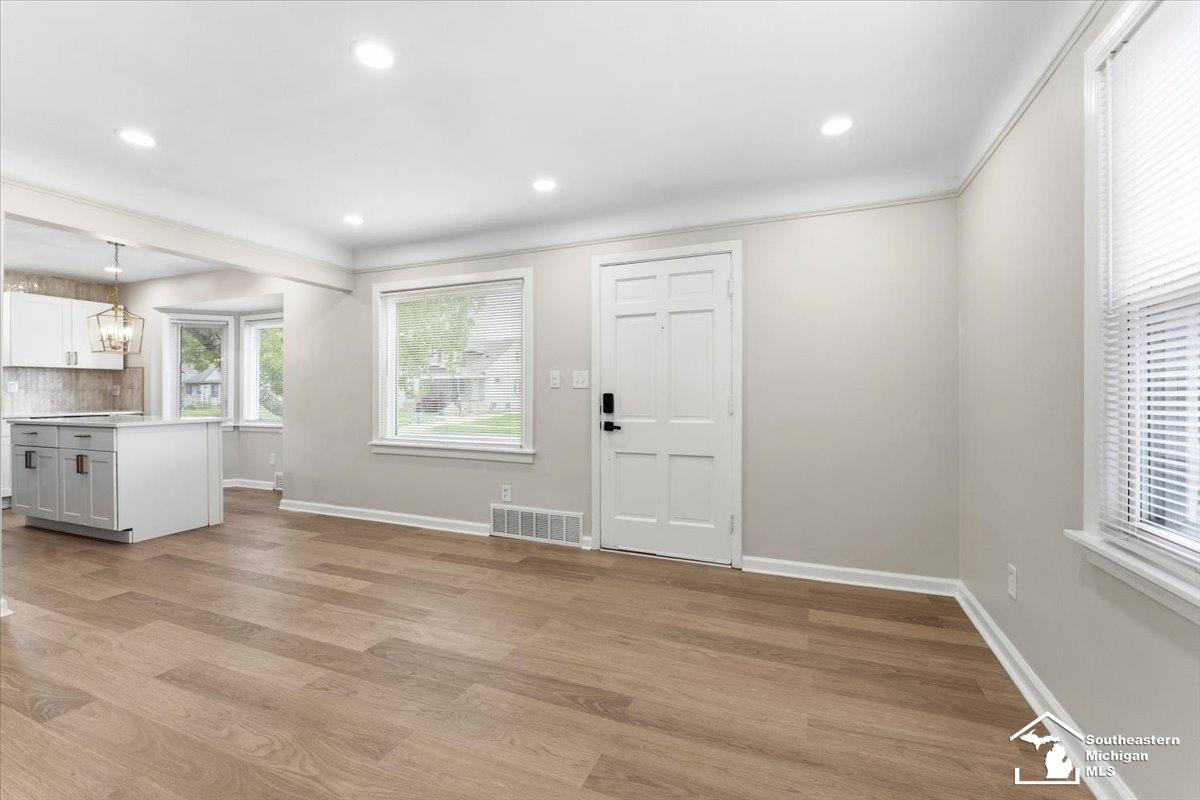 6810 Robinson Street, Allen Park, MI, 48101