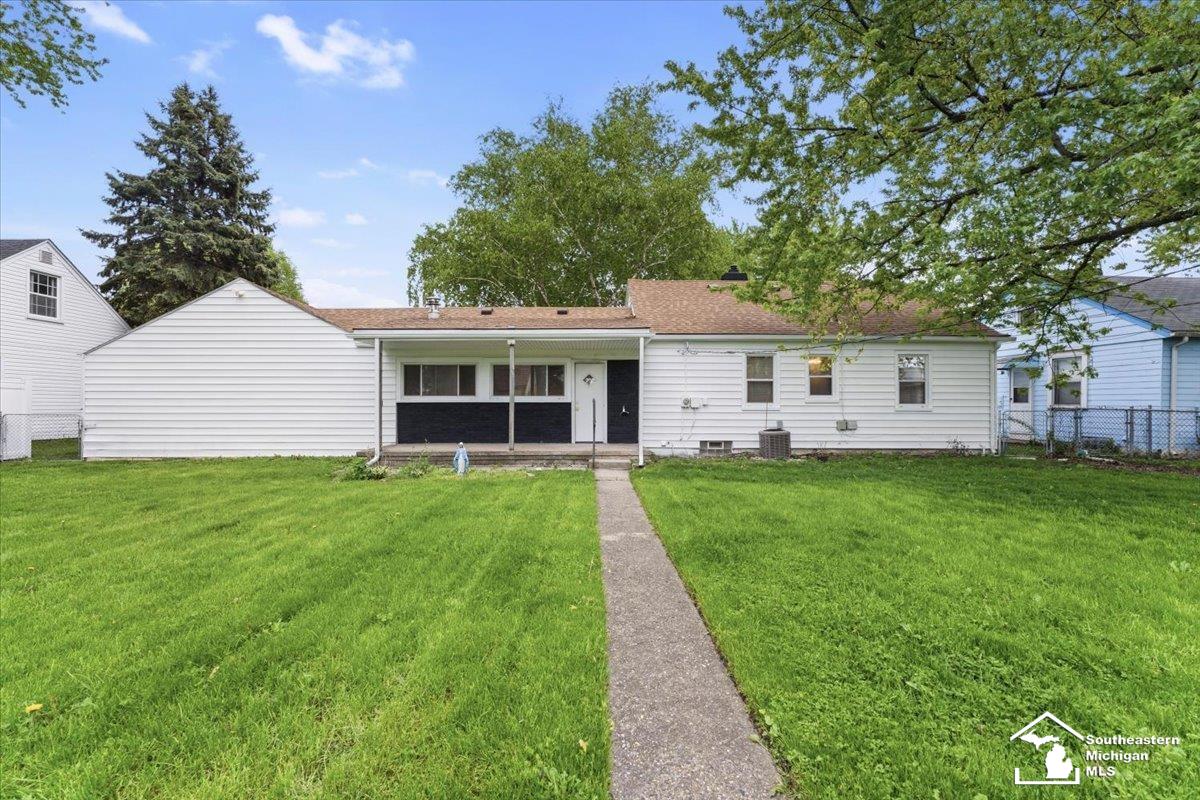 6810 Robinson Street, Allen Park, MI, 48101