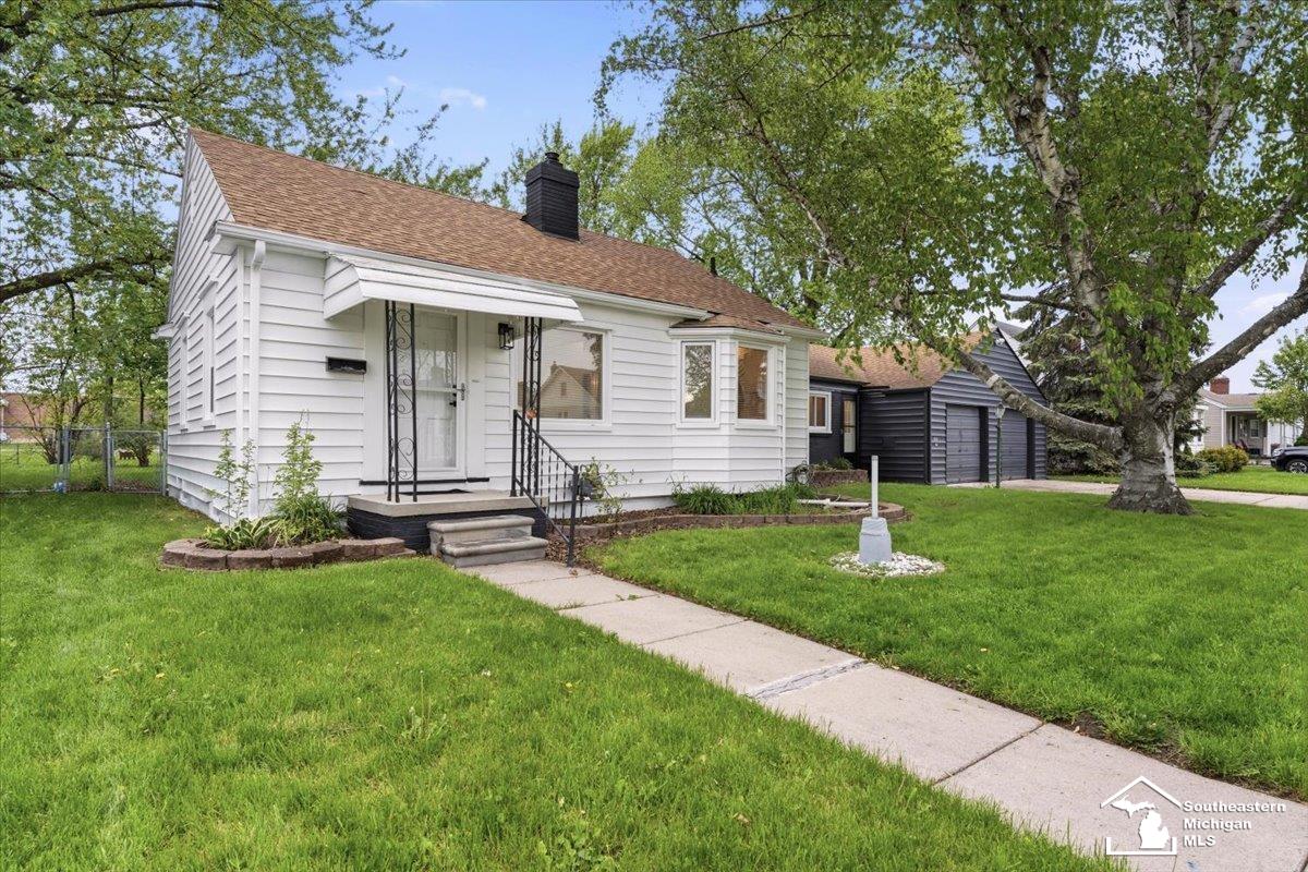 6810 Robinson Street, Allen Park, MI, 48101